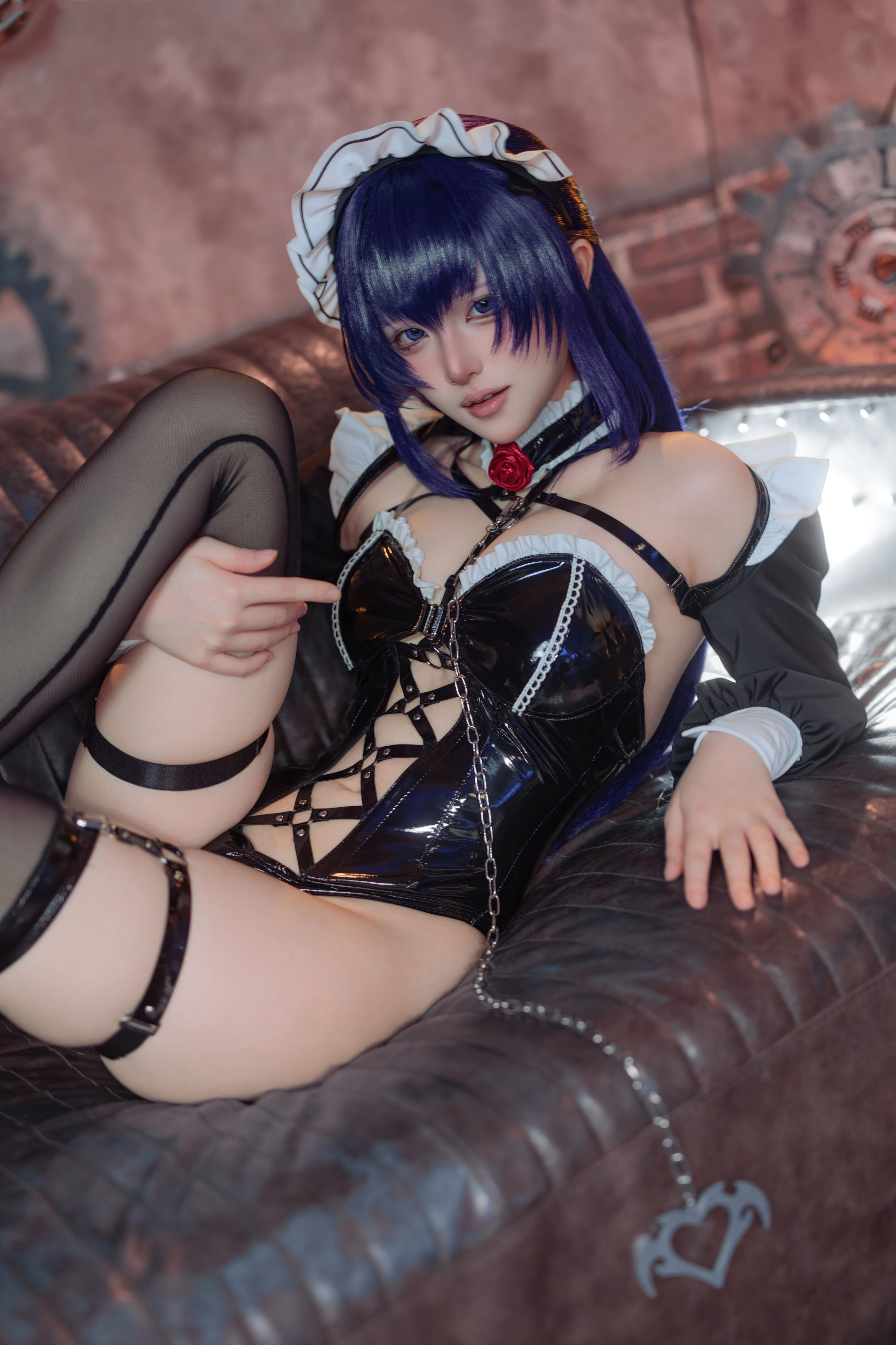 [Cosplay] 屿鱼 Nikke胜利女神 米哈拉·咖啡女仆