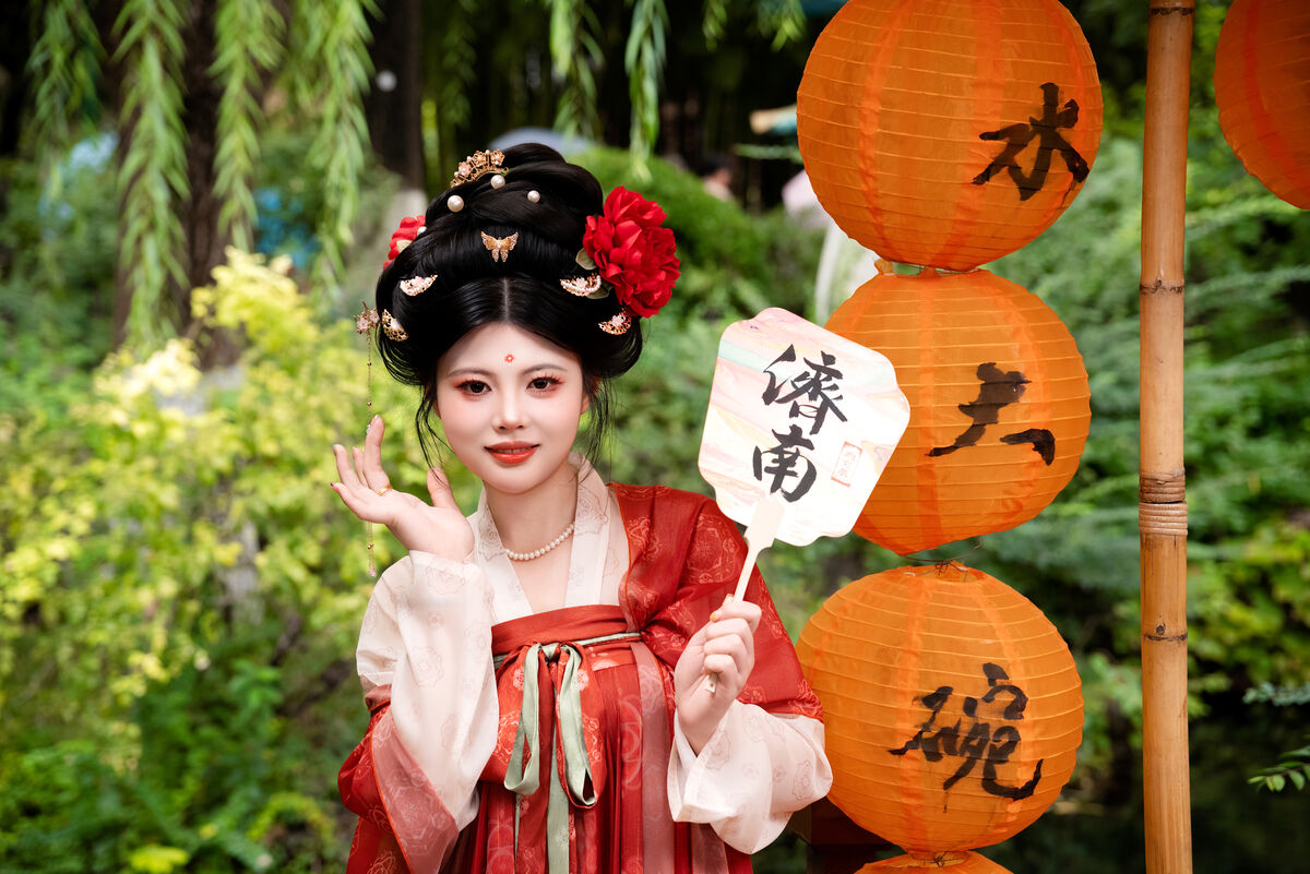 YiTuYu艺图语 Vol.10532 Yi Ming
