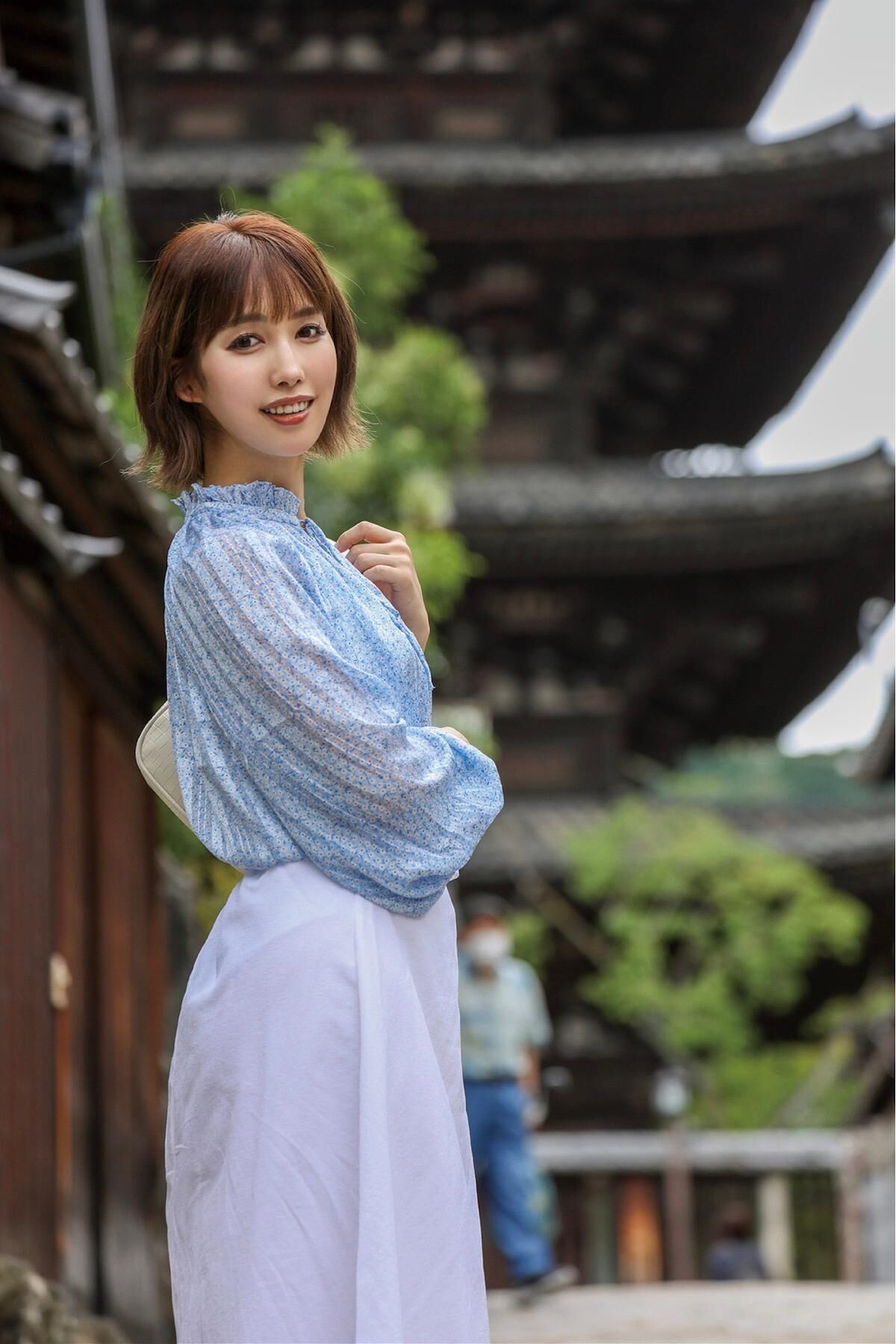 Shiori Tokunaga 徳永しおり - Travel Guide 旅のしおり