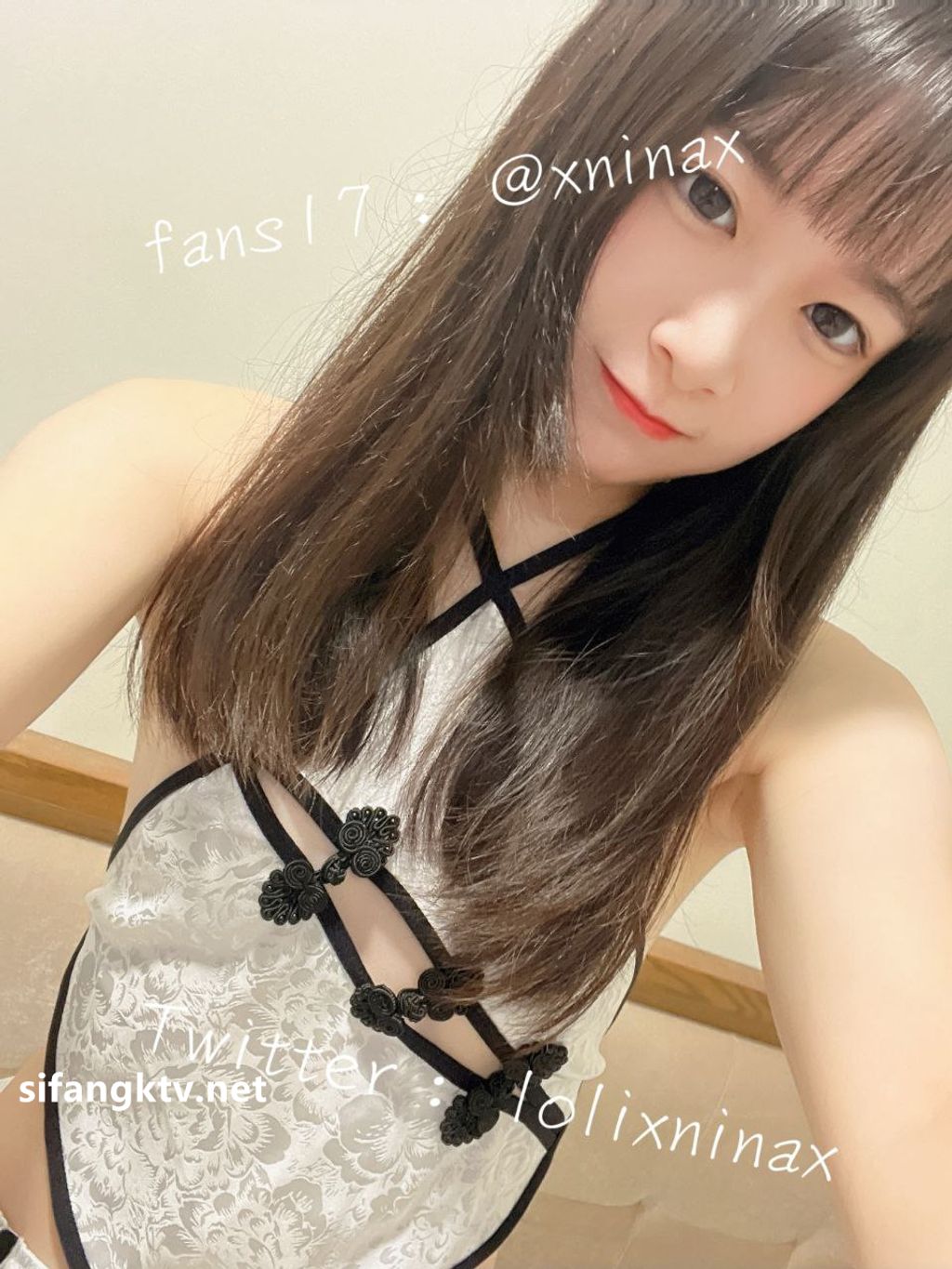 lolixnixax(小只马妮娜): 超级可爱的双马尾福利姬 #01 138 lolixnixax(小只马妮娜): 超级可爱的双马尾福利姬 #01