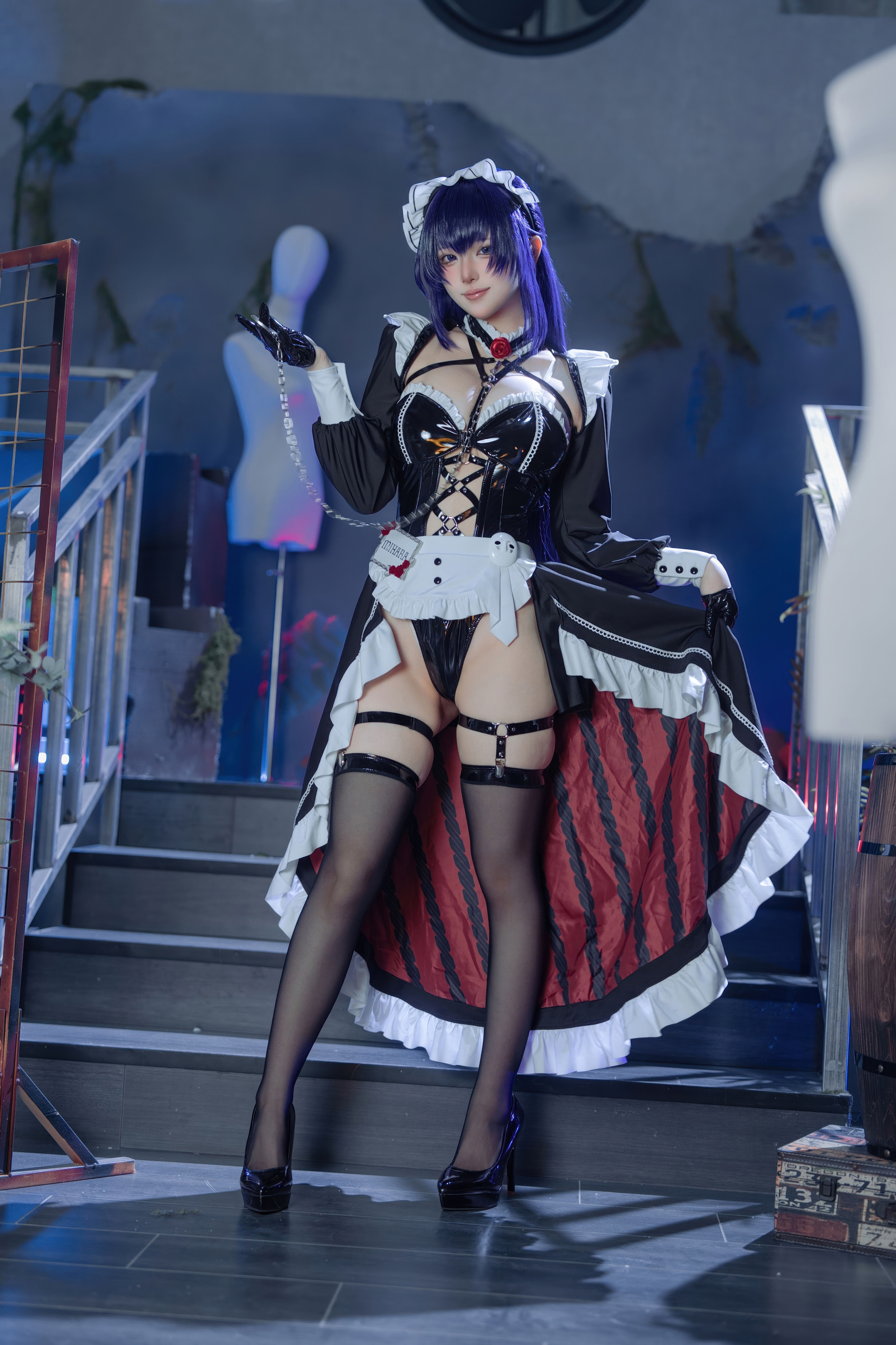 [Cosplay] 屿鱼 Nikke胜利女神 米哈拉·咖啡女仆