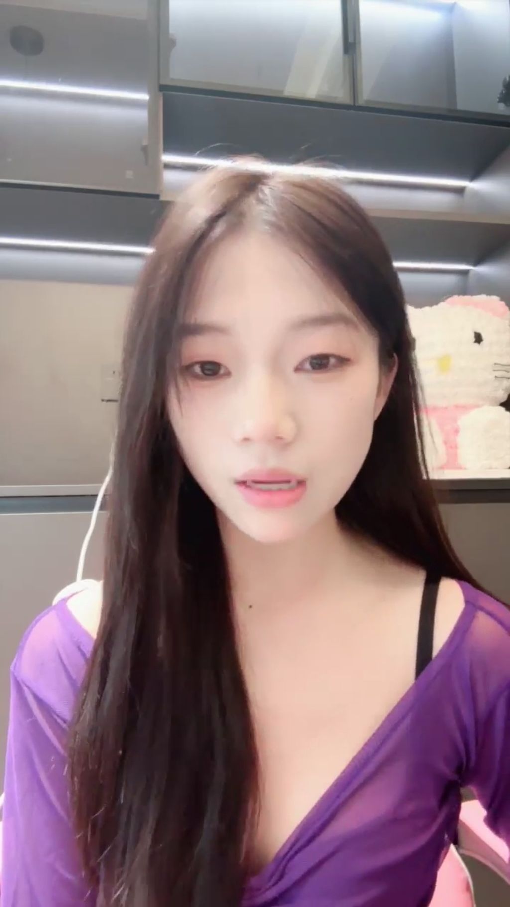 吧啦： 清纯少女下海 边跳边脱光光