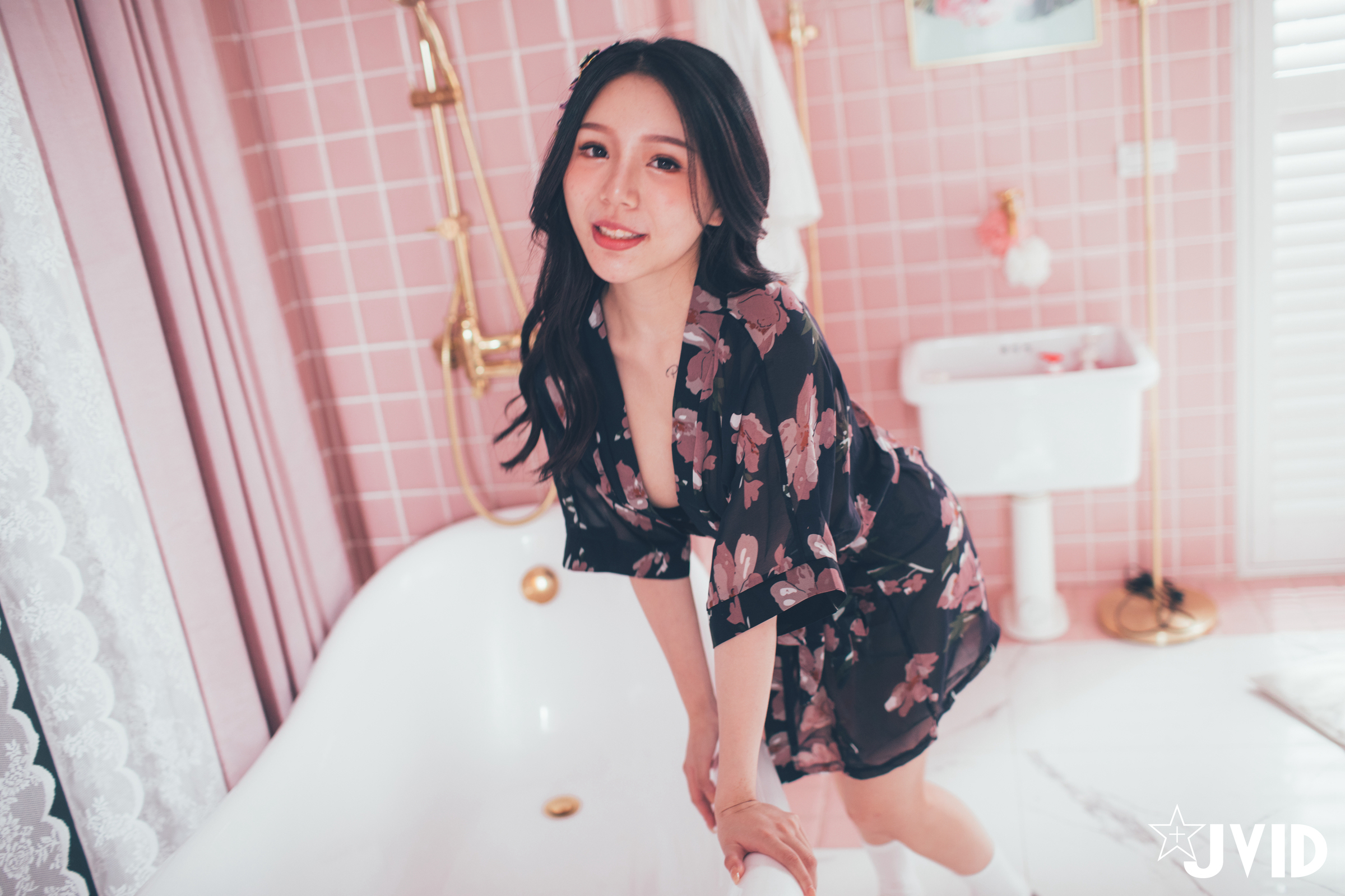 [JVID] 梵梵 – 天然美女梵梵 美麗無邪的笑容甜翻你的心
