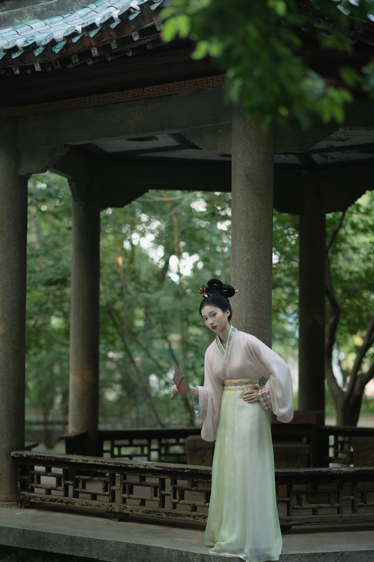 YiTuYu艺图语 Vol.10483 Qi E Rong Rong