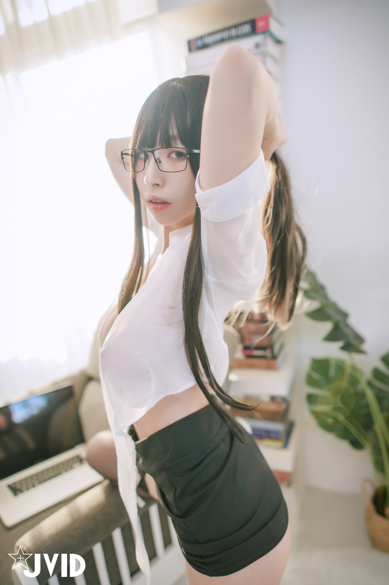 [JVID] 黎菲儿 – 超完美巨乳-色色的女同事加班时の脱衣诱惑