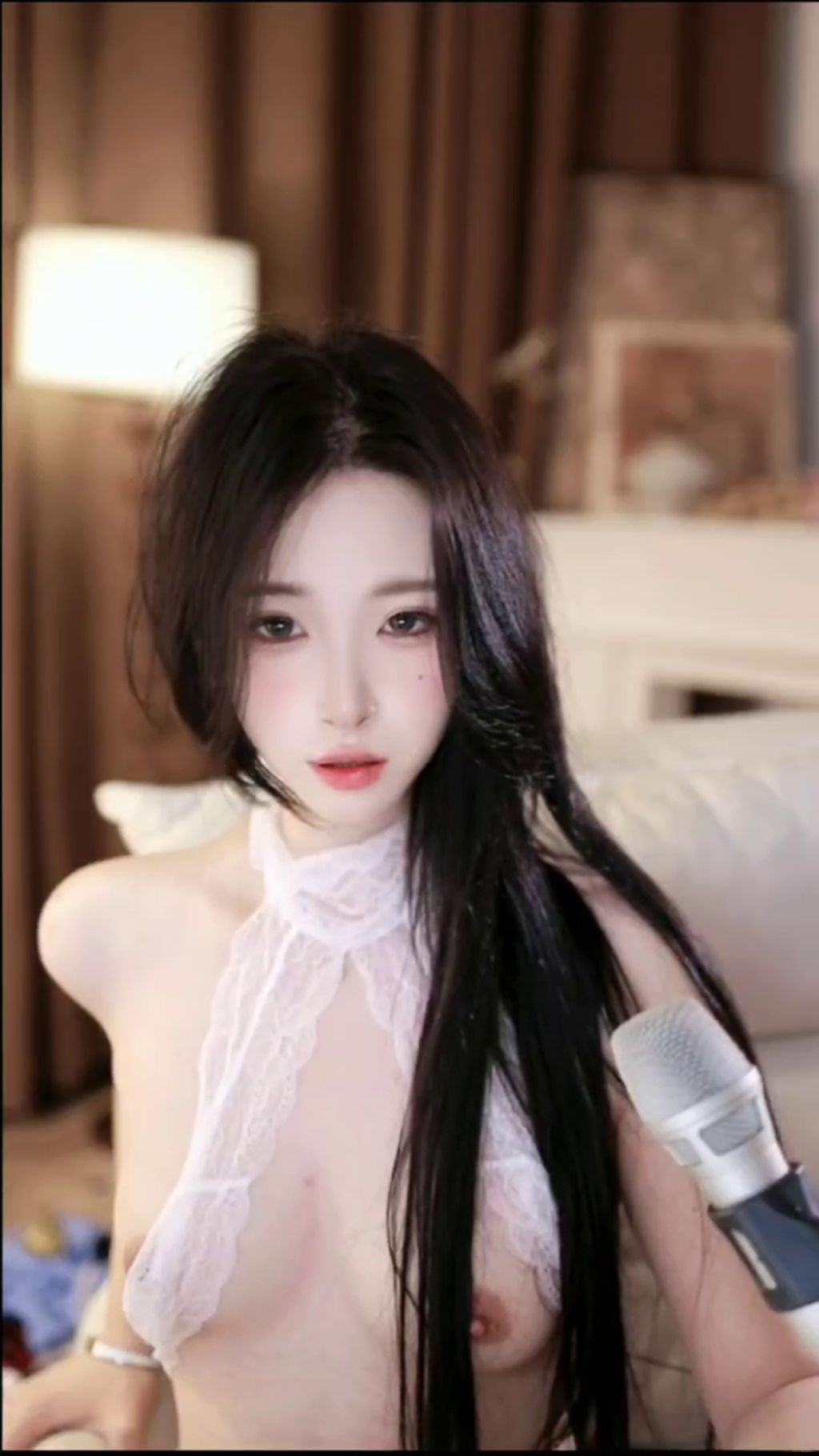 阿美: 虎牙美女主播 妩媚性感裸舞道具自慰合集 32 阿美: 虎牙美女主播 妩媚性感裸舞道具自慰合集