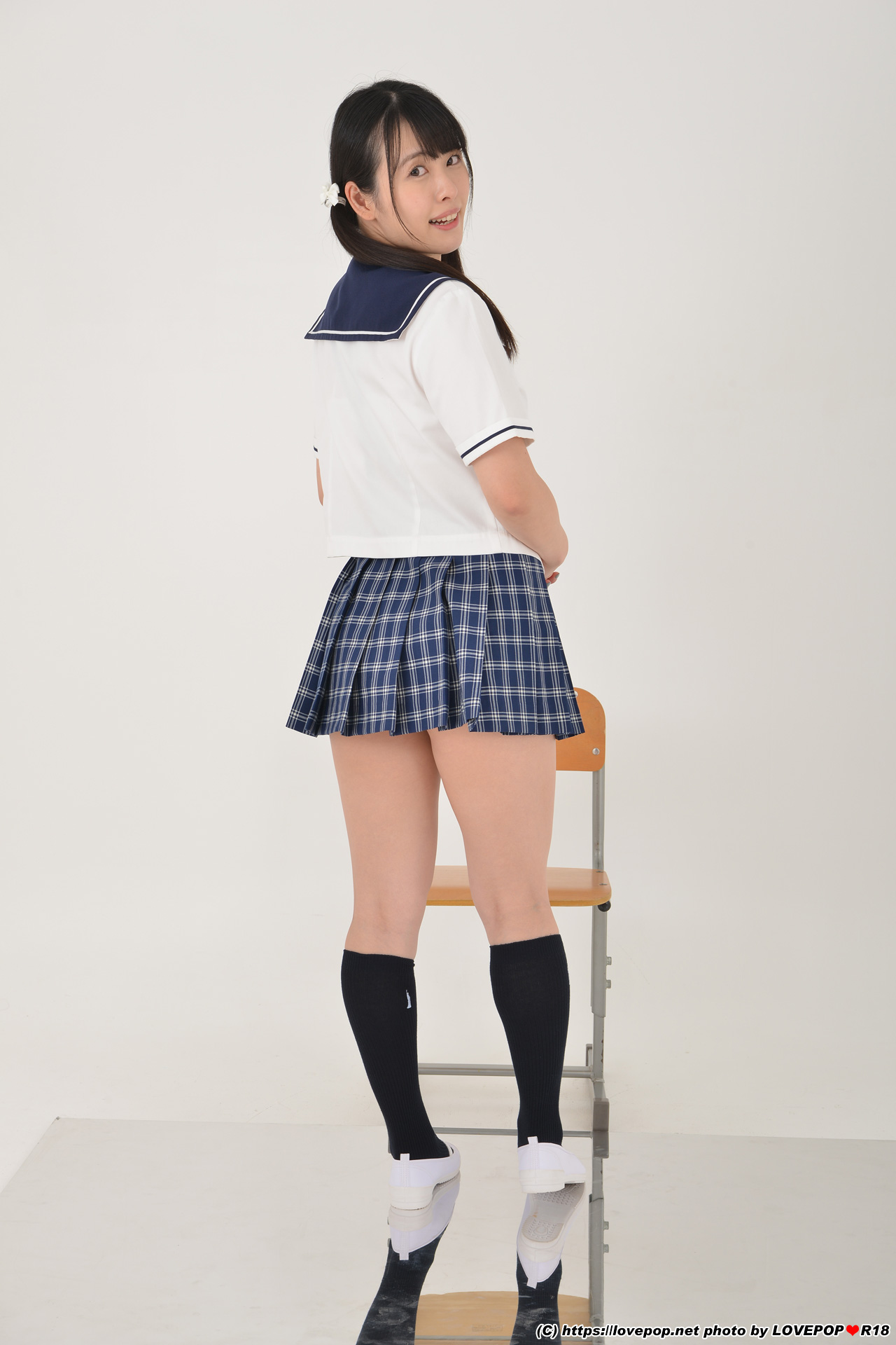 [Lovepop] Akari Aizawa 愛沢あかり - No.L-0697 Photoset #003 School Uniform (Sailor)