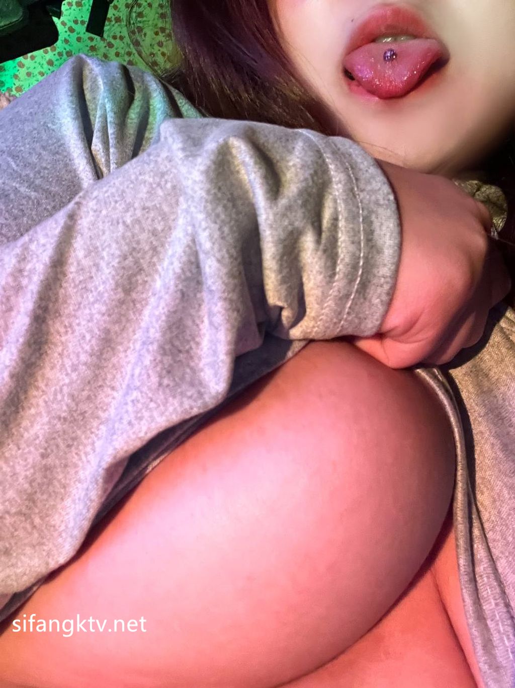 [OtherXXX] Mico板烧鸭鸭： X高价福利视频写真