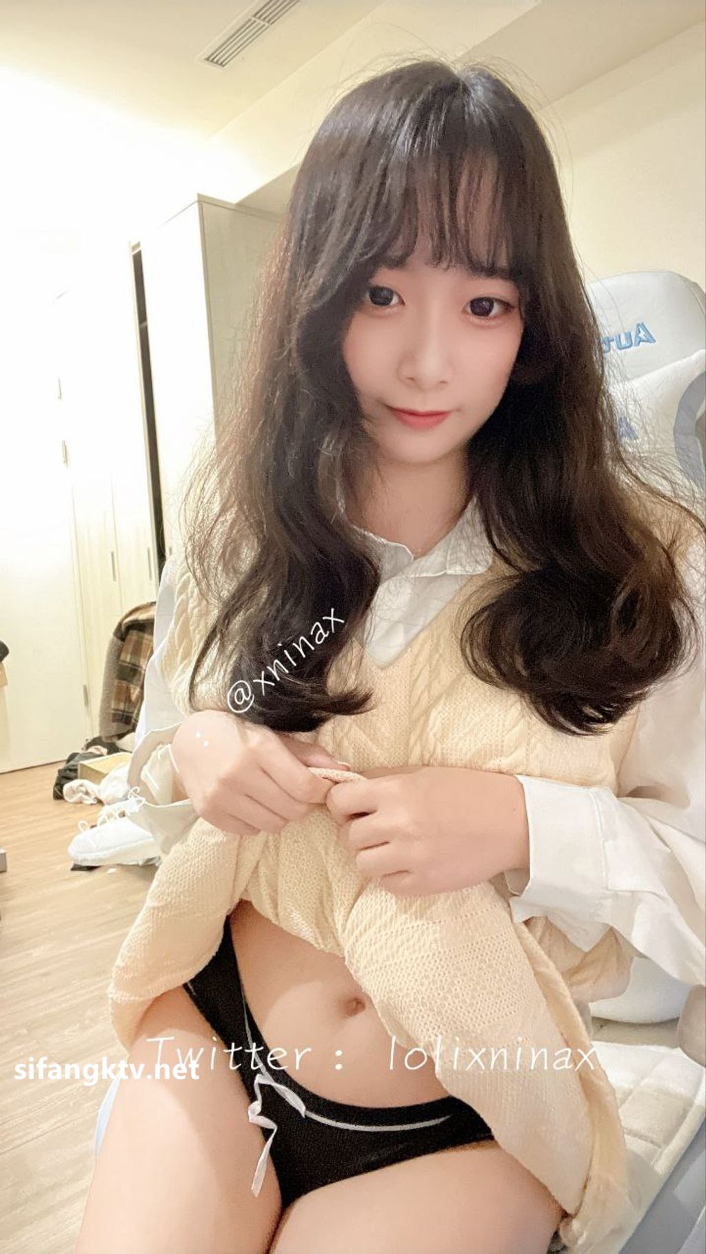 lolixnixax(小只马妮娜): 超级可爱的双马尾福利姬 #01 150 lolixnixax(小只马妮娜): 超级可爱的双马尾福利姬 #01