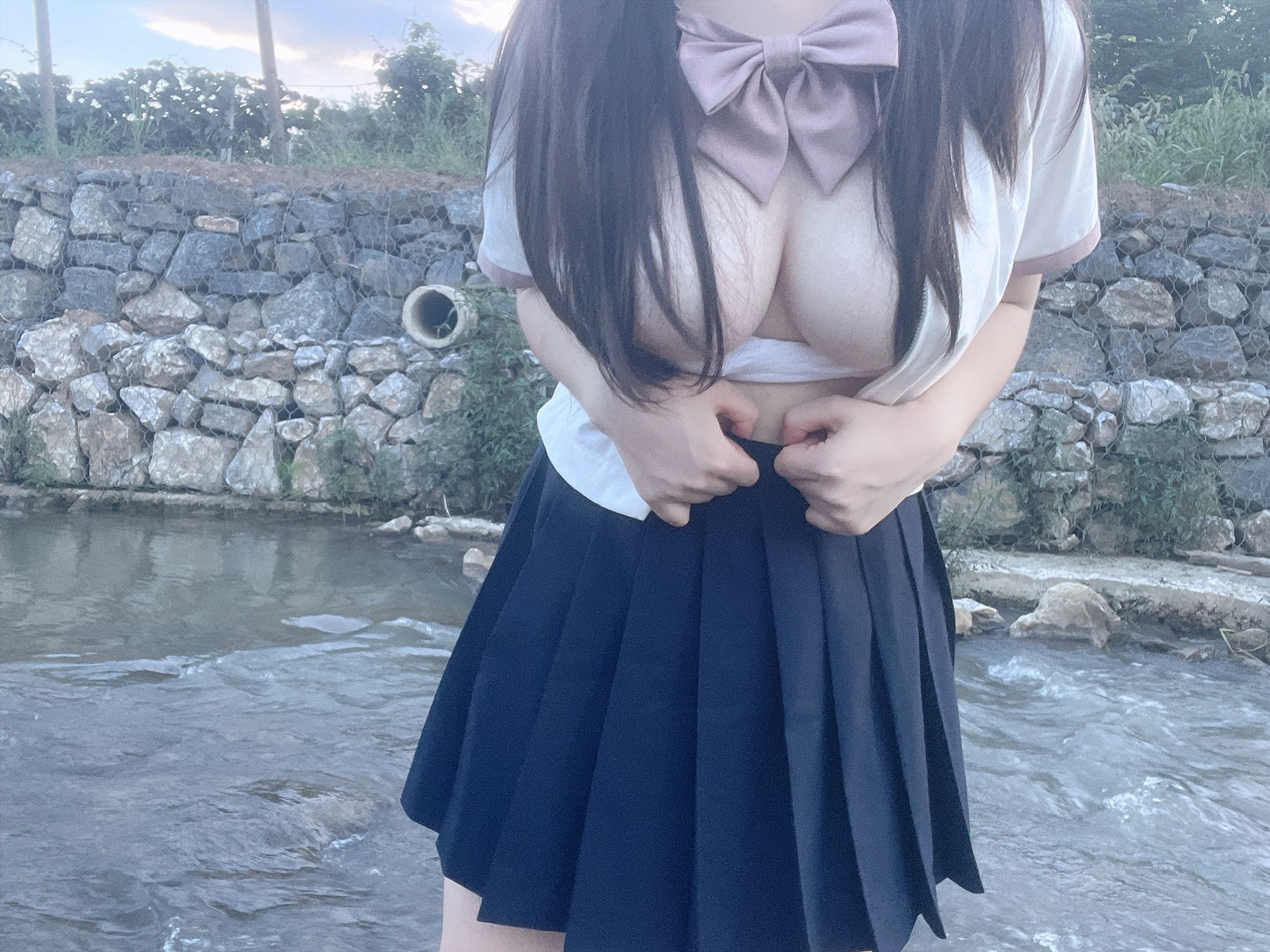 小坦克型女大学： 户外露出 漂亮学生妹私下极度反差 性瘾小母狗
