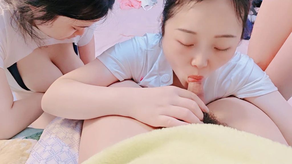 三个极品小姨子： 半糖女主播 白嫩巨乳来袭 三位天然美乳小姐姐的性福生活 #01