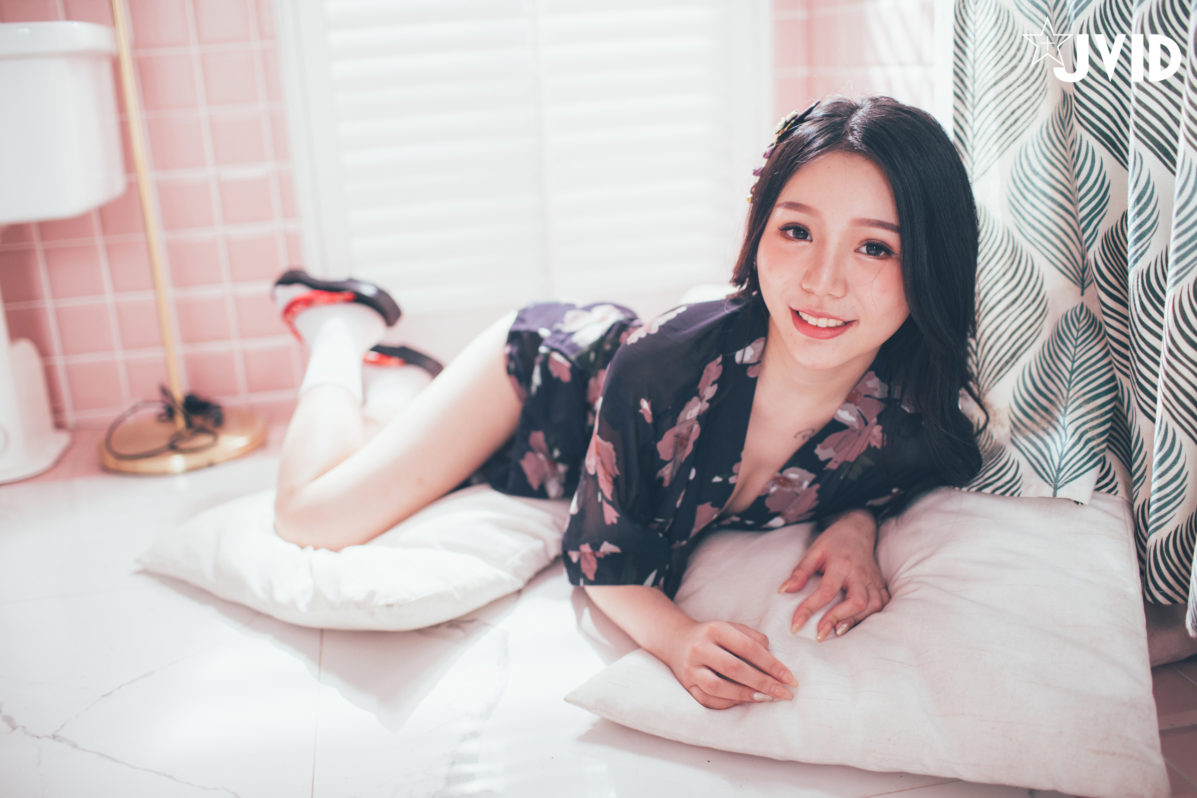 [JVID] 梵梵 – 天然美女梵梵 美麗無邪的笑容甜翻你的心
