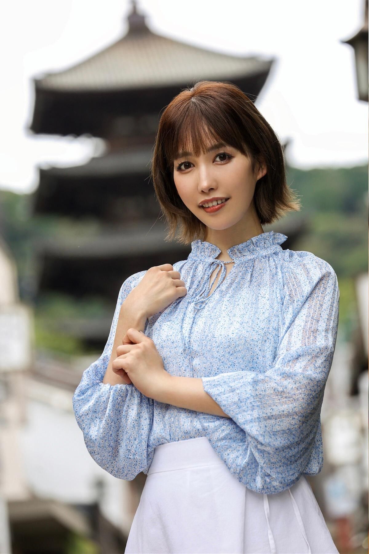 Shiori Tokunaga 徳永しおり - Travel Guide 旅のしおり