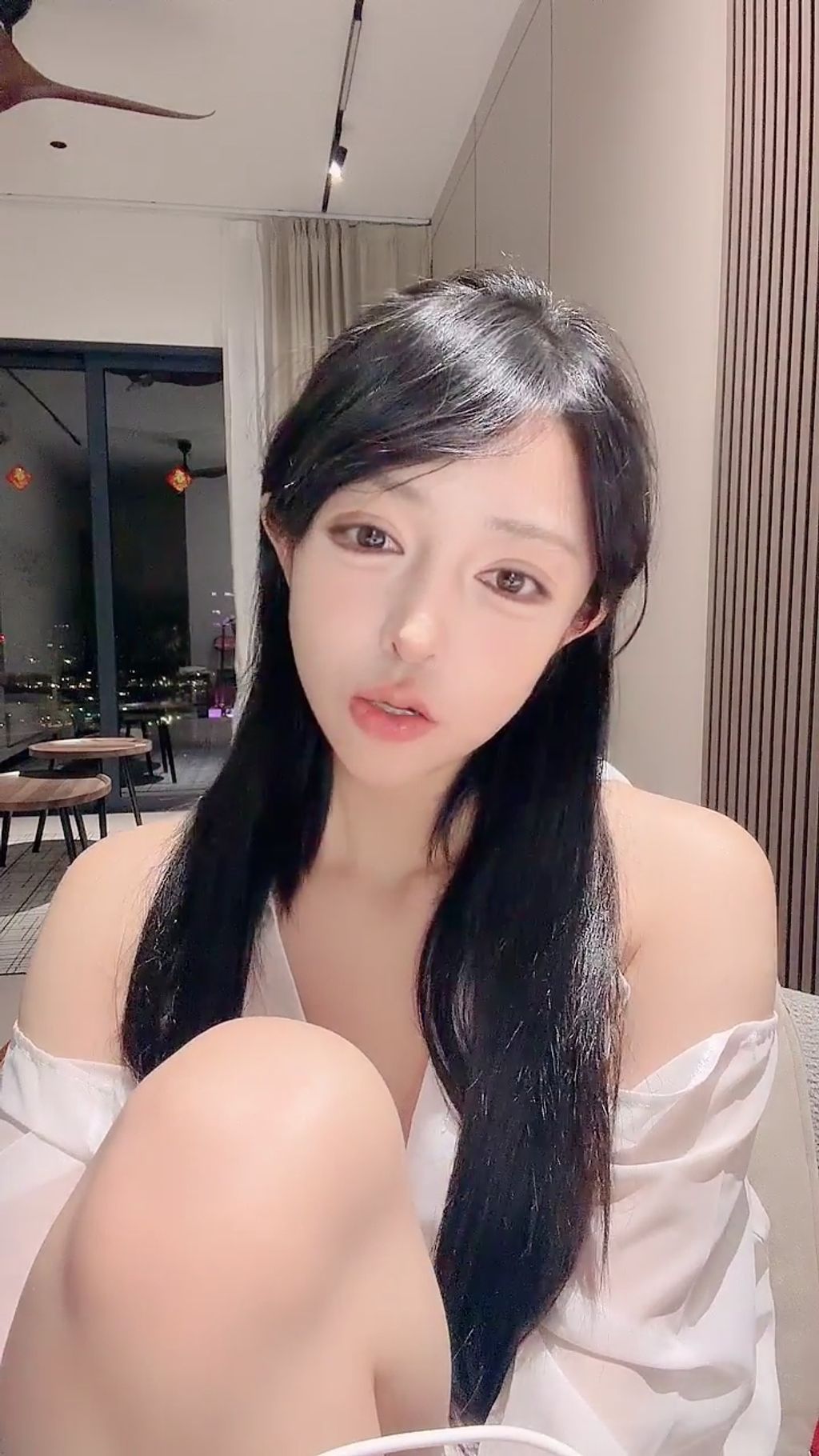 鹅美美： 绿播下海了 超级大美乳 性感热舞