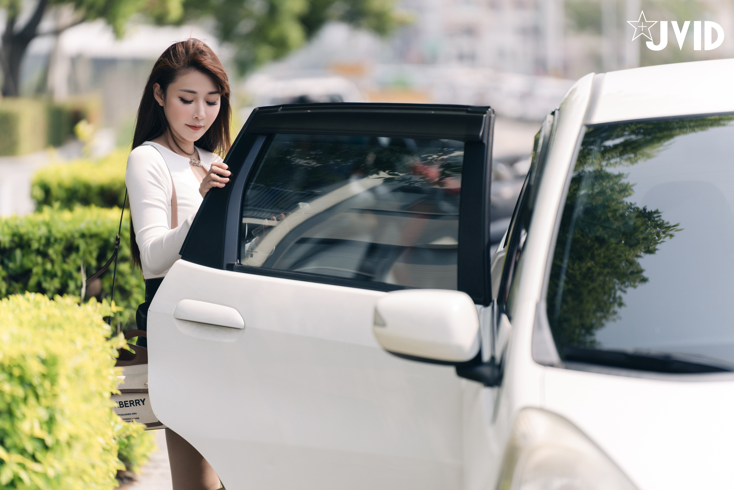 [JVID] Lele 樂樂 – 「Fake Taxi 」載到一個穿著火辣的乘客