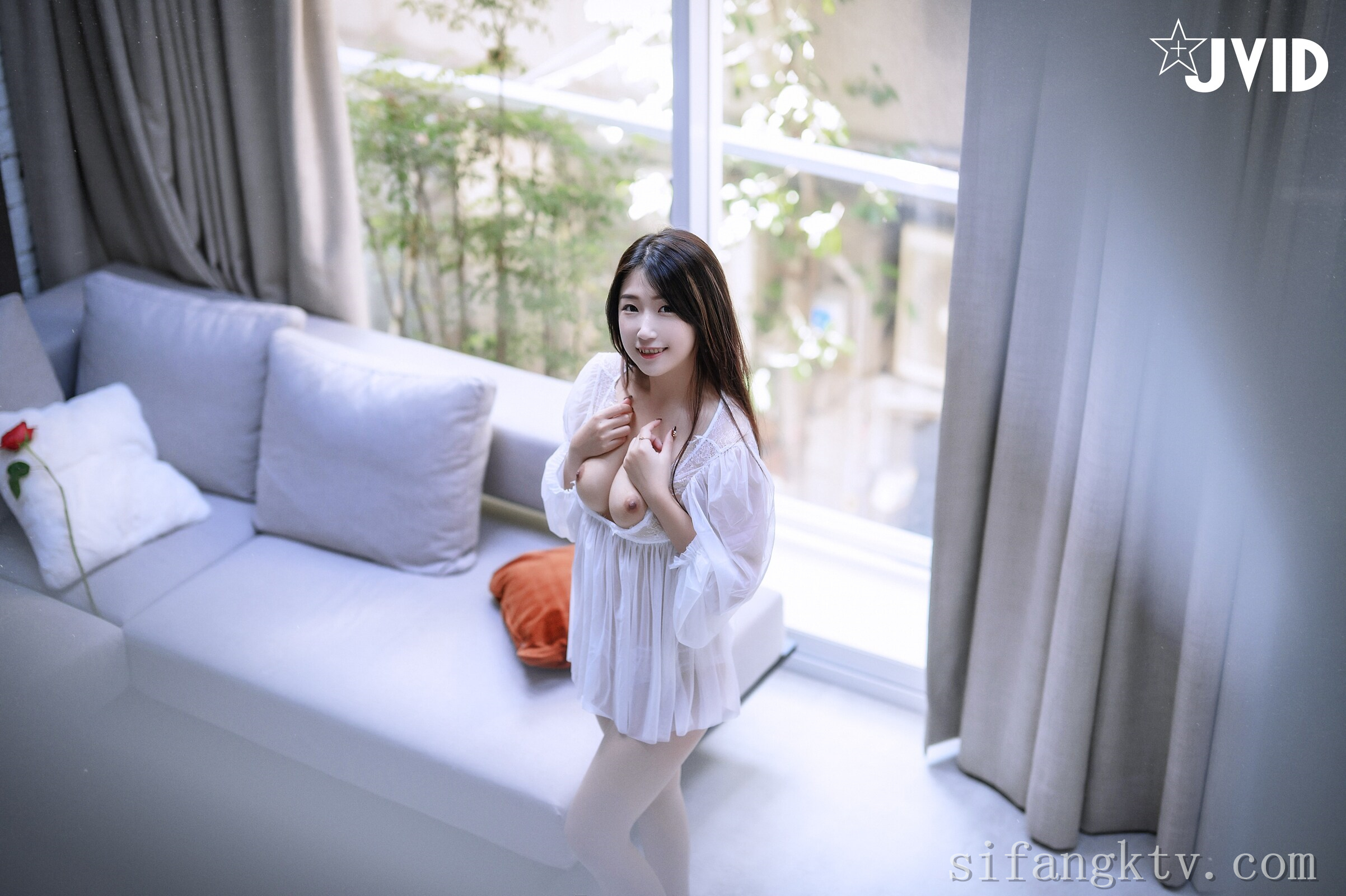 [JVID] 肉包Mini – 用玫瑰成功征服可爱肉包的肉体-热爱