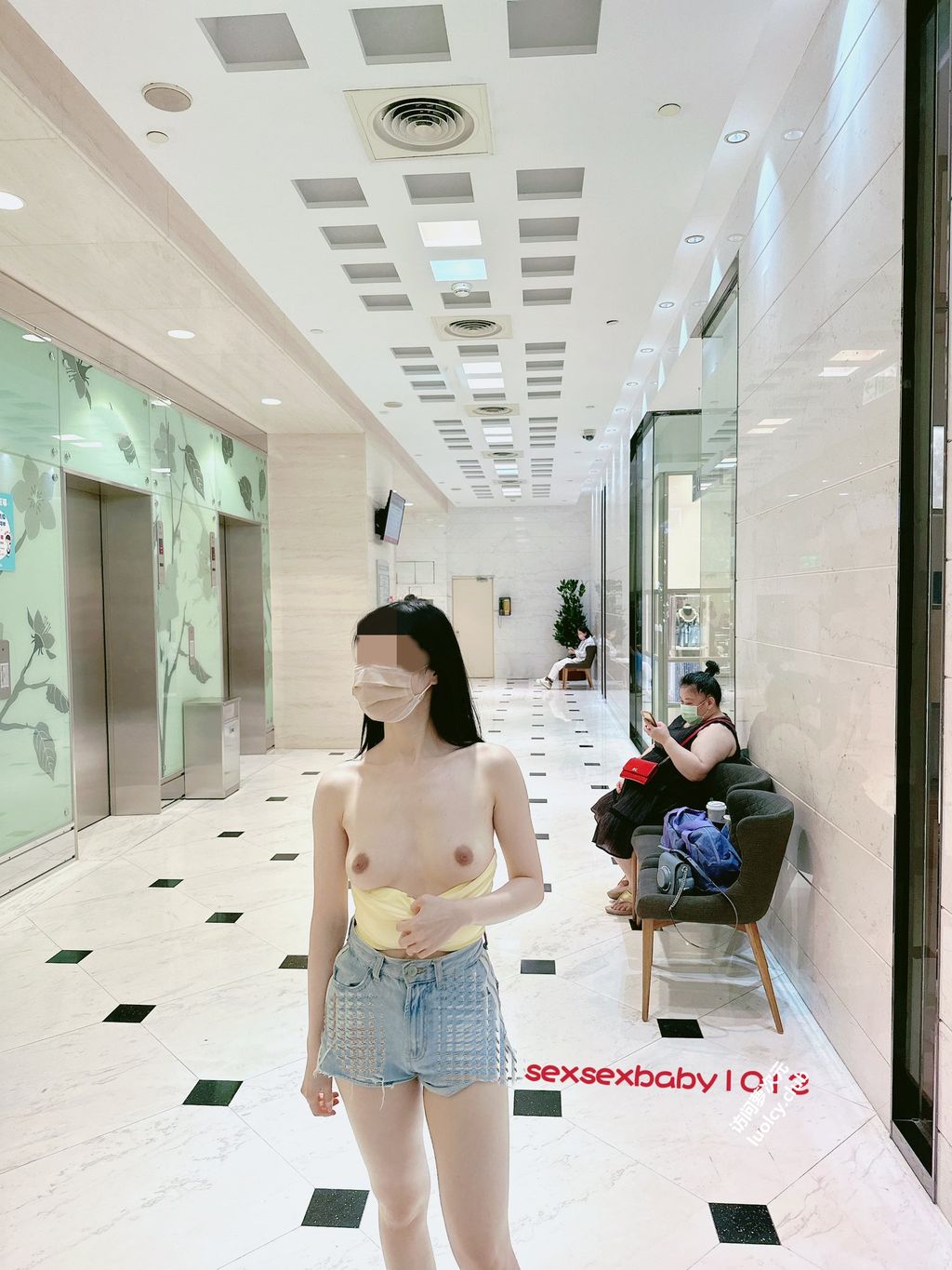 [OtherXXX] 薇安安： 极品福利姬 人前露出福利订阅