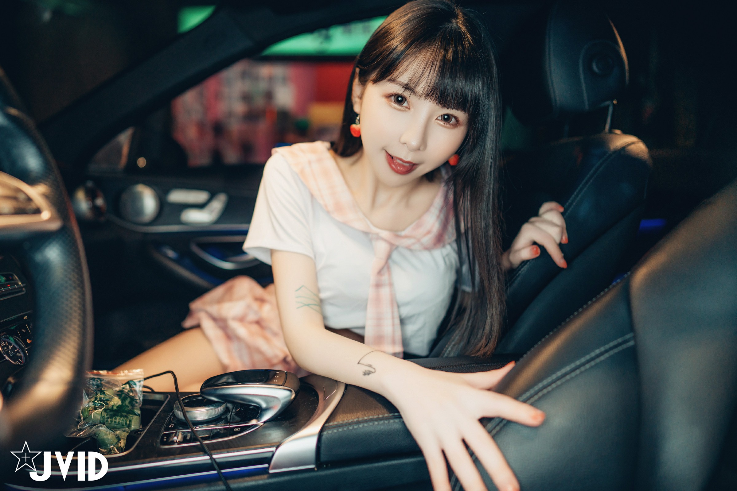 [JVID] 辰辰 & 胎尼 – 檳榔西施情色妄想