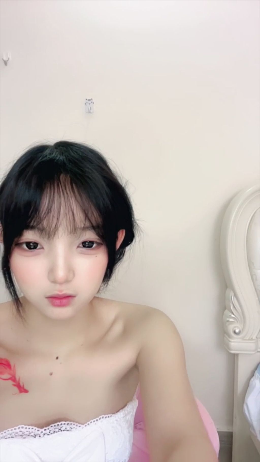 锦芊： 最美校花 全裸热舞