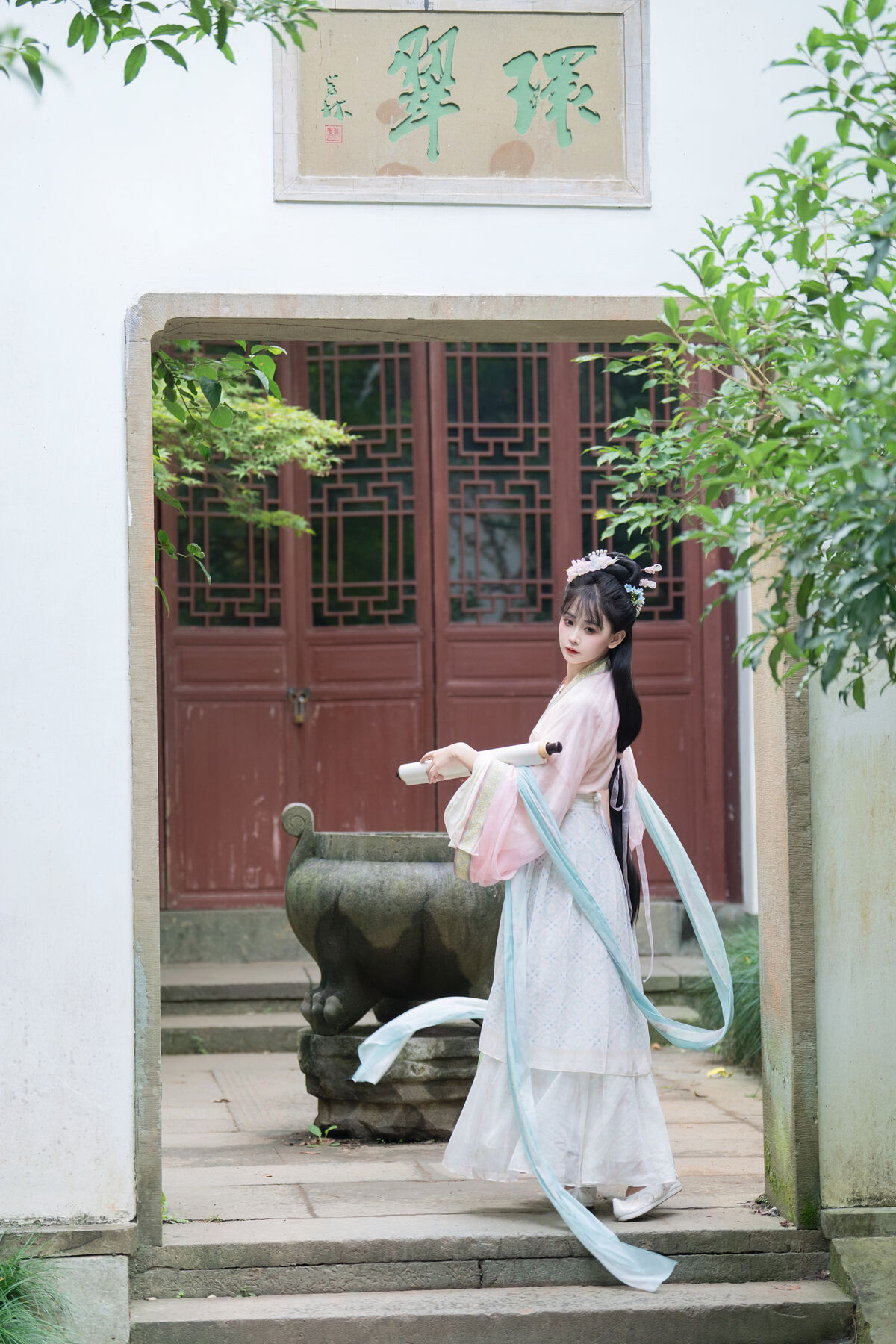 YiTuYu艺图语 Vol.10585 Jiao Yi Zhi Sui Sui 22 YiTuYu艺图语 Vol.10585 Jiao Yi Zhi Sui Sui