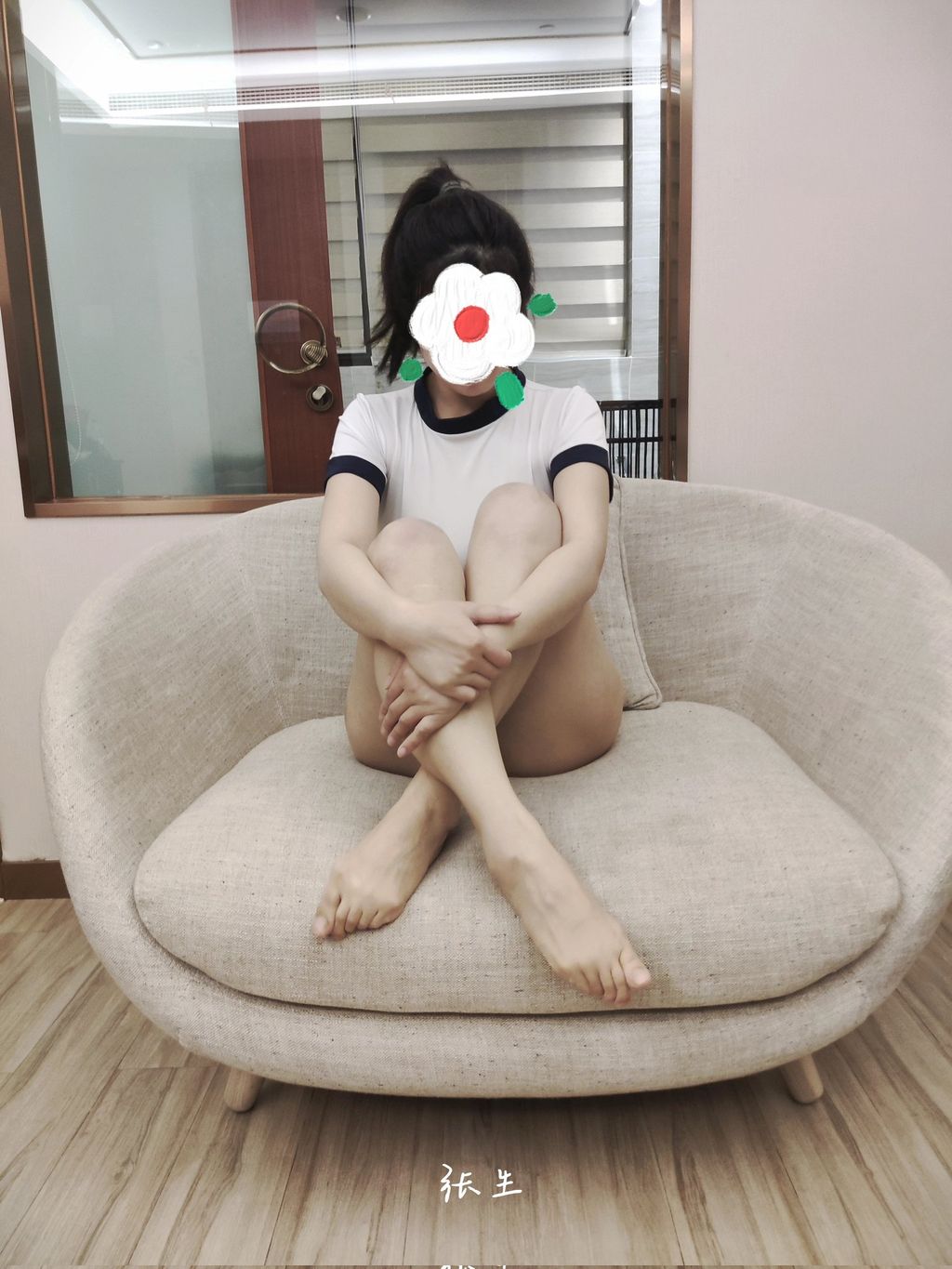 [OtherXXX] 张生： 淫妻大神分享娇妻 塞着跳蛋逛公园