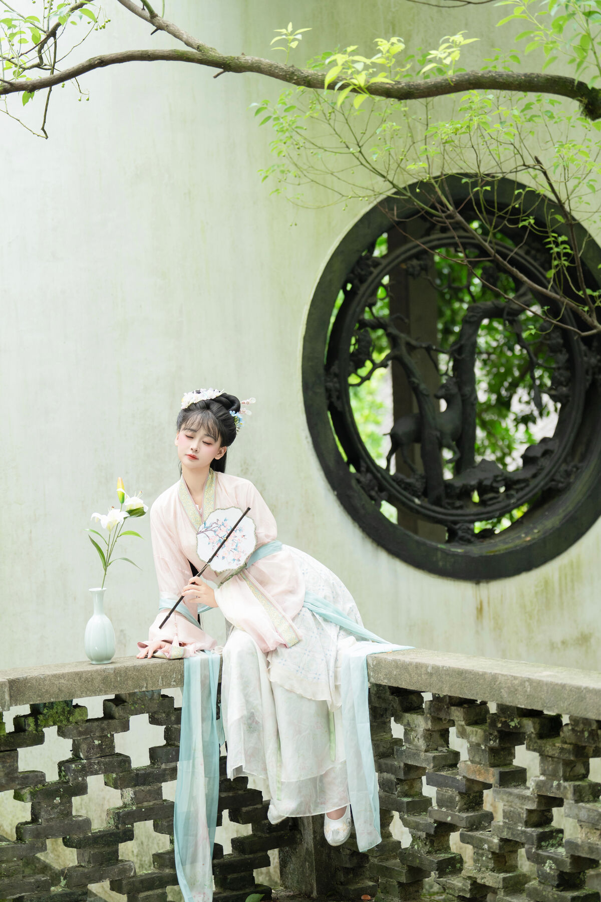 YiTuYu艺图语 Vol.10585 Jiao Yi Zhi Sui Sui 23 YiTuYu艺图语 Vol.10585 Jiao Yi Zhi Sui Sui