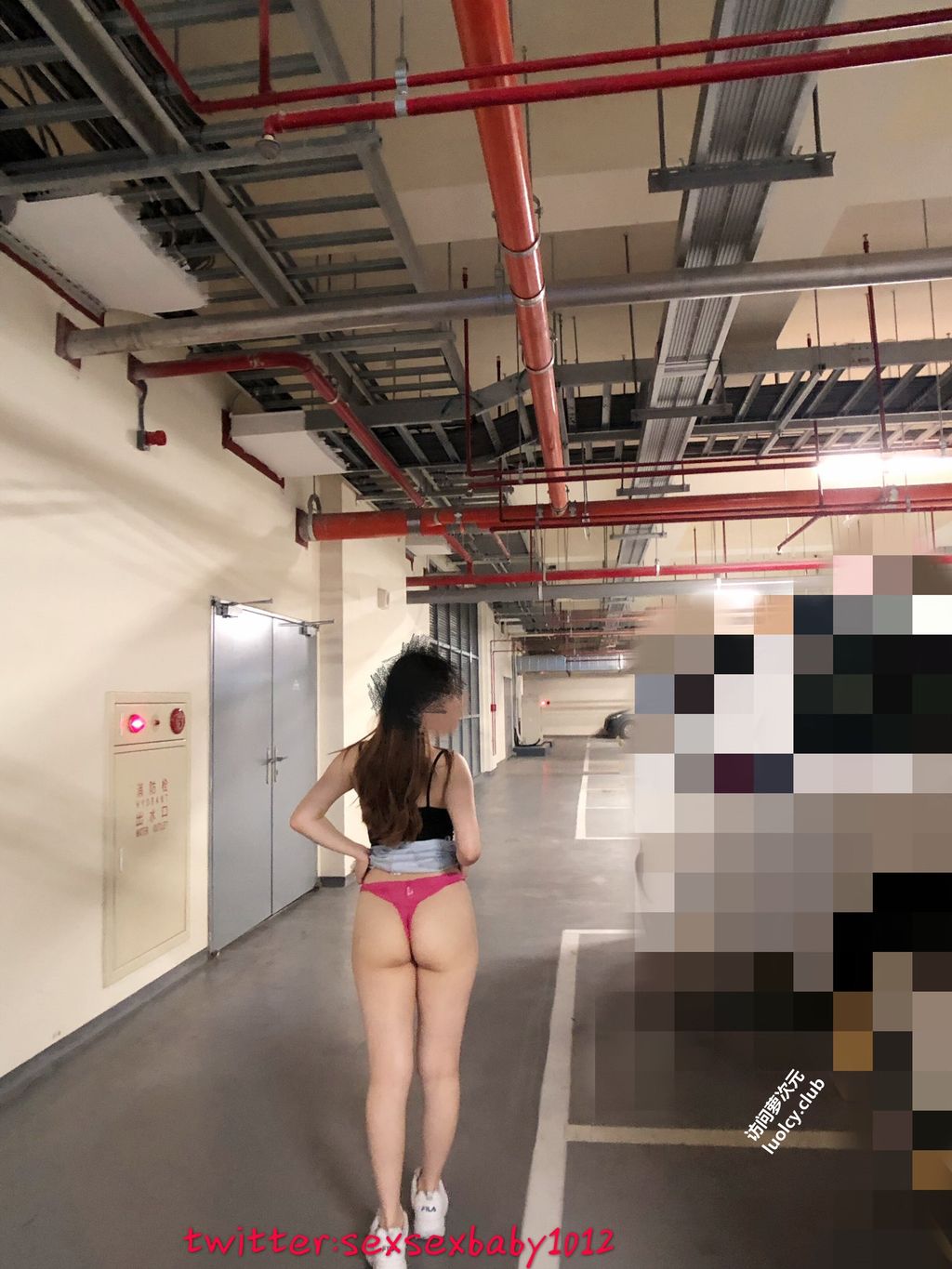 [OtherXXX] 薇安安： 极品福利姬 人前露出福利订阅