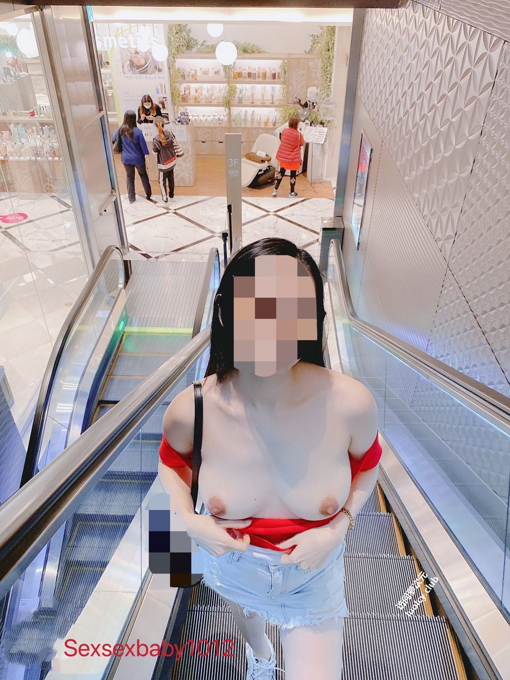 [OtherXXX] 薇安安： 极品福利姬 人前露出福利订阅