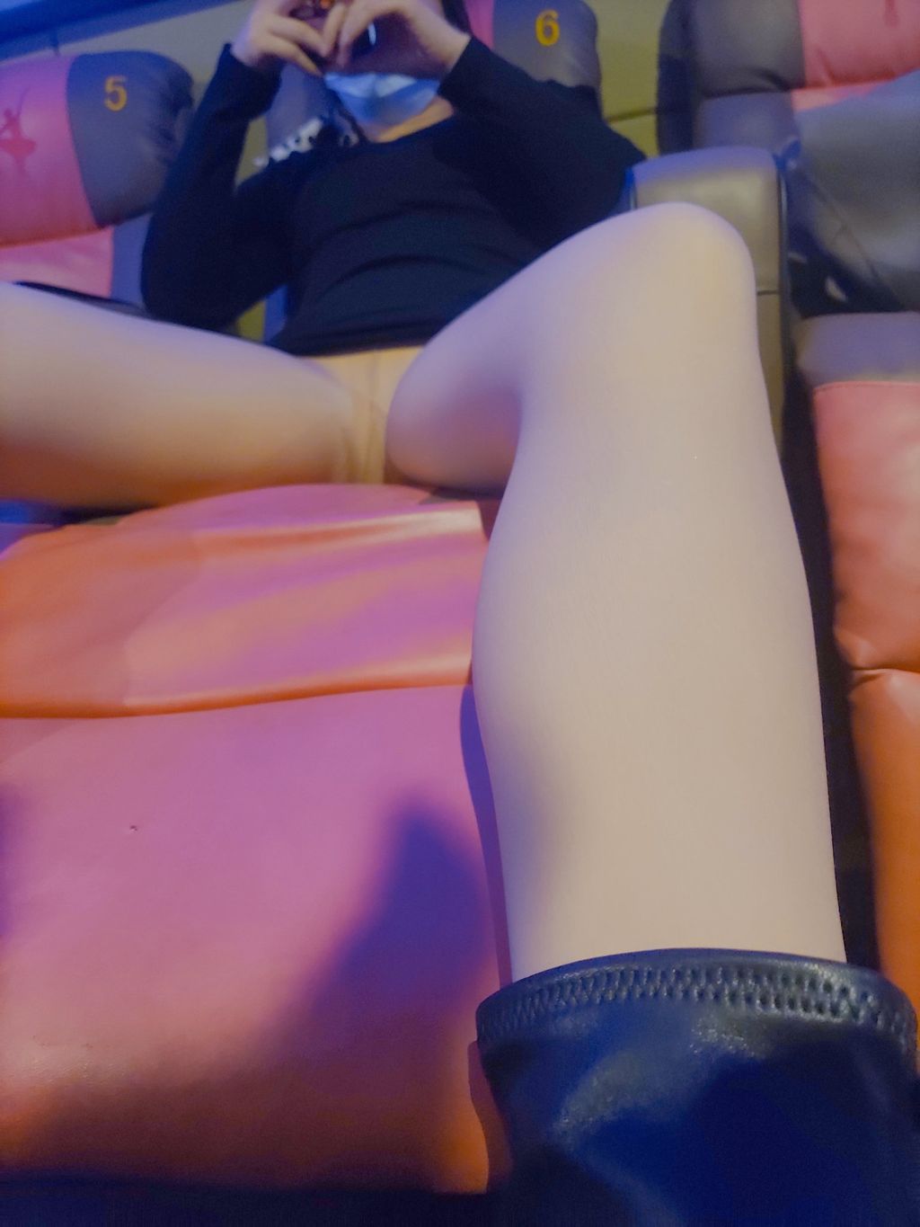 [OtherXXX] 沐子： 人前露出极品人妻