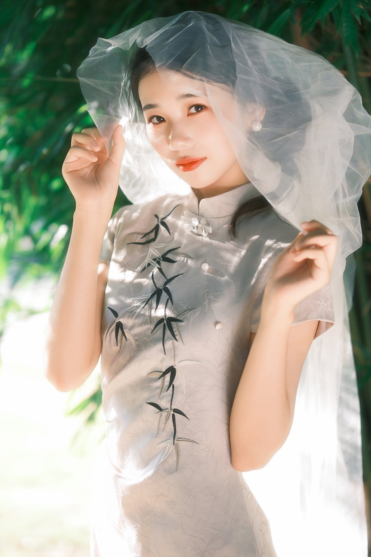 YiTuYu艺图语 Vol.10336 Fei Teng De Mi Zhou