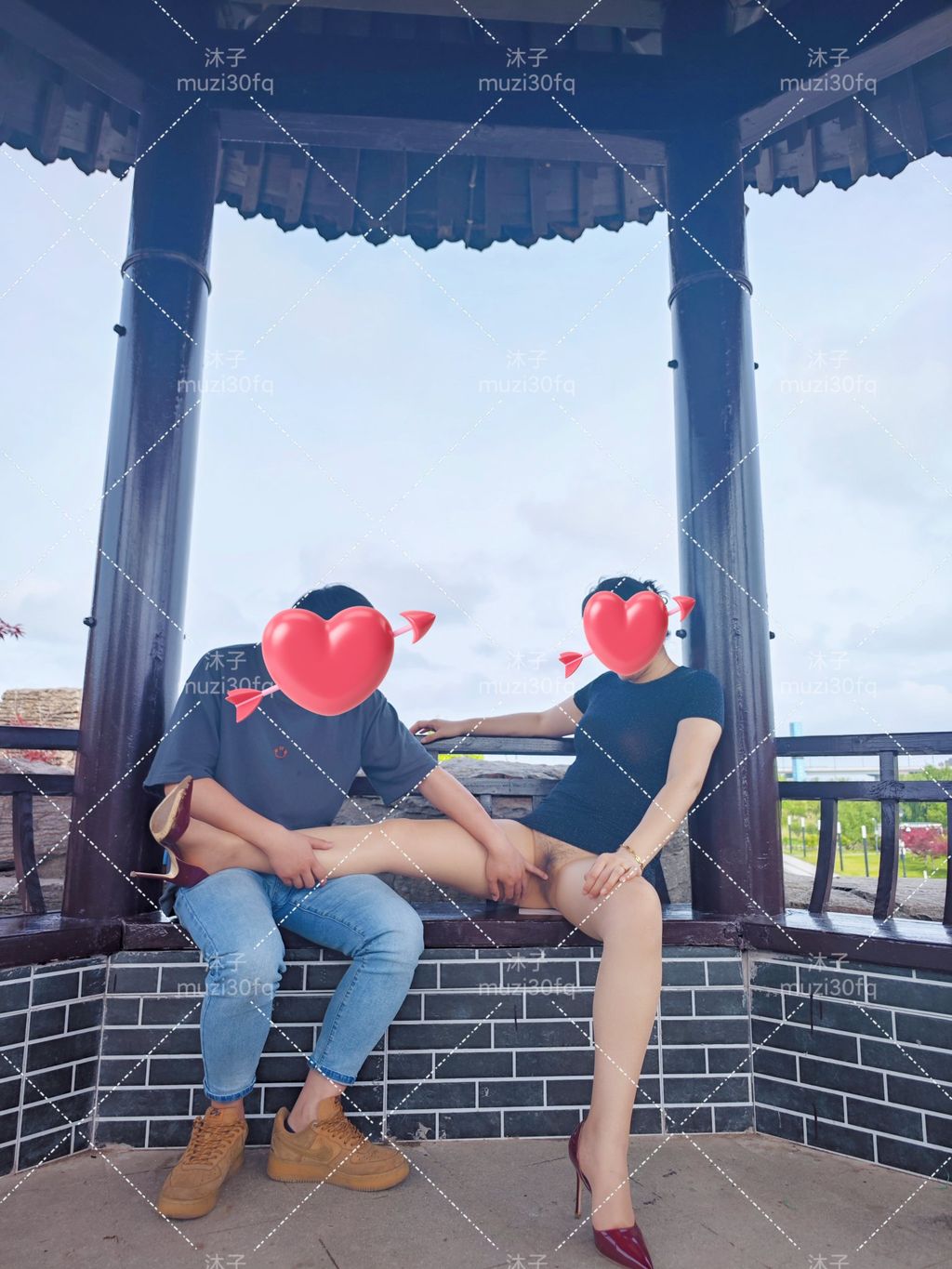 [OtherXXX] 沐子： 人前露出极品人妻