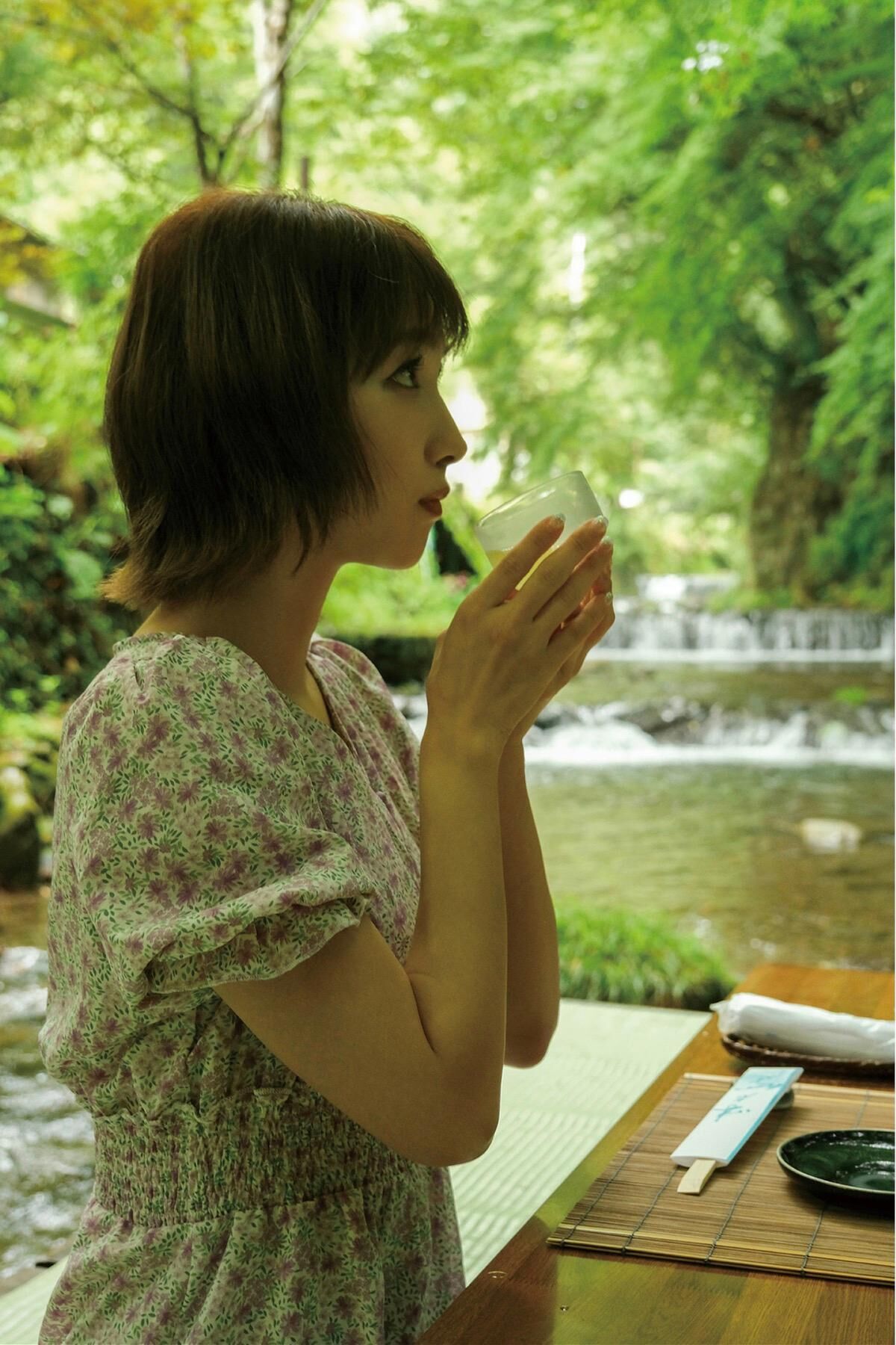 Shiori Tokunaga 徳永しおり - Travel Guide 旅のしおり