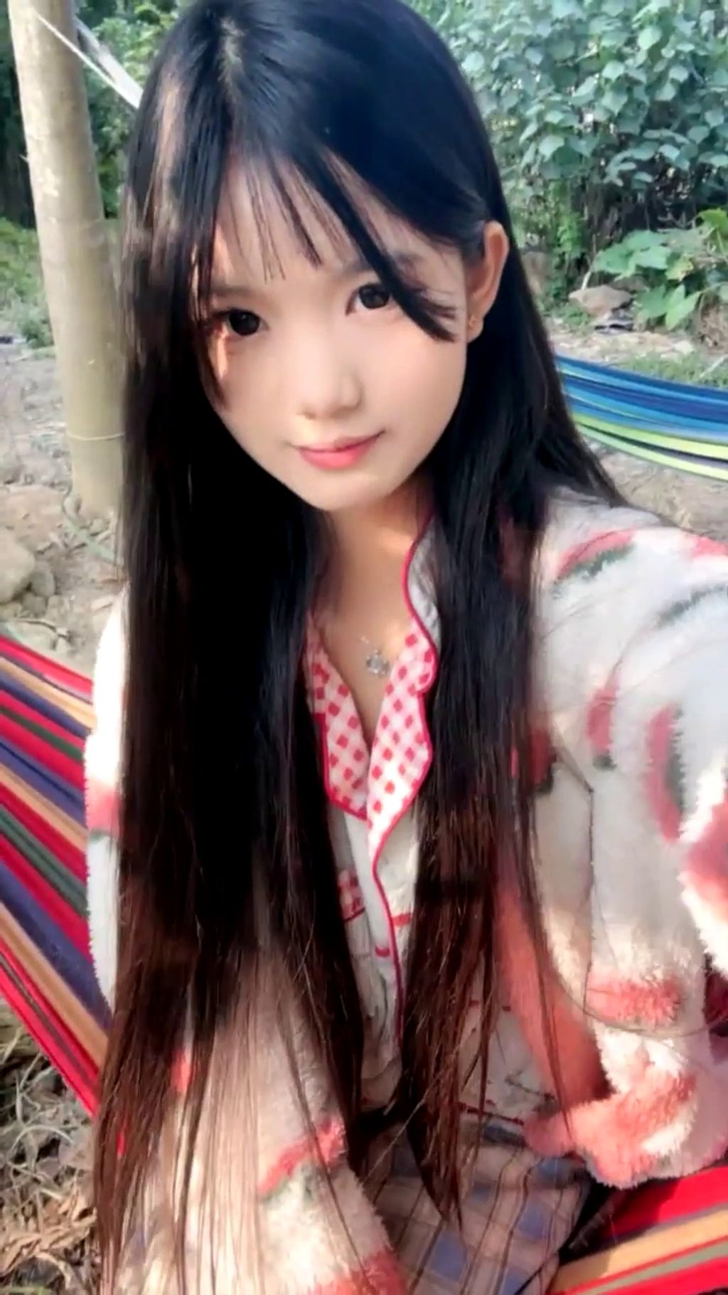 07水嫩宝宝: 绝美农村女孩 村里露出 15 07水嫩宝宝: 绝美农村女孩 村里露出