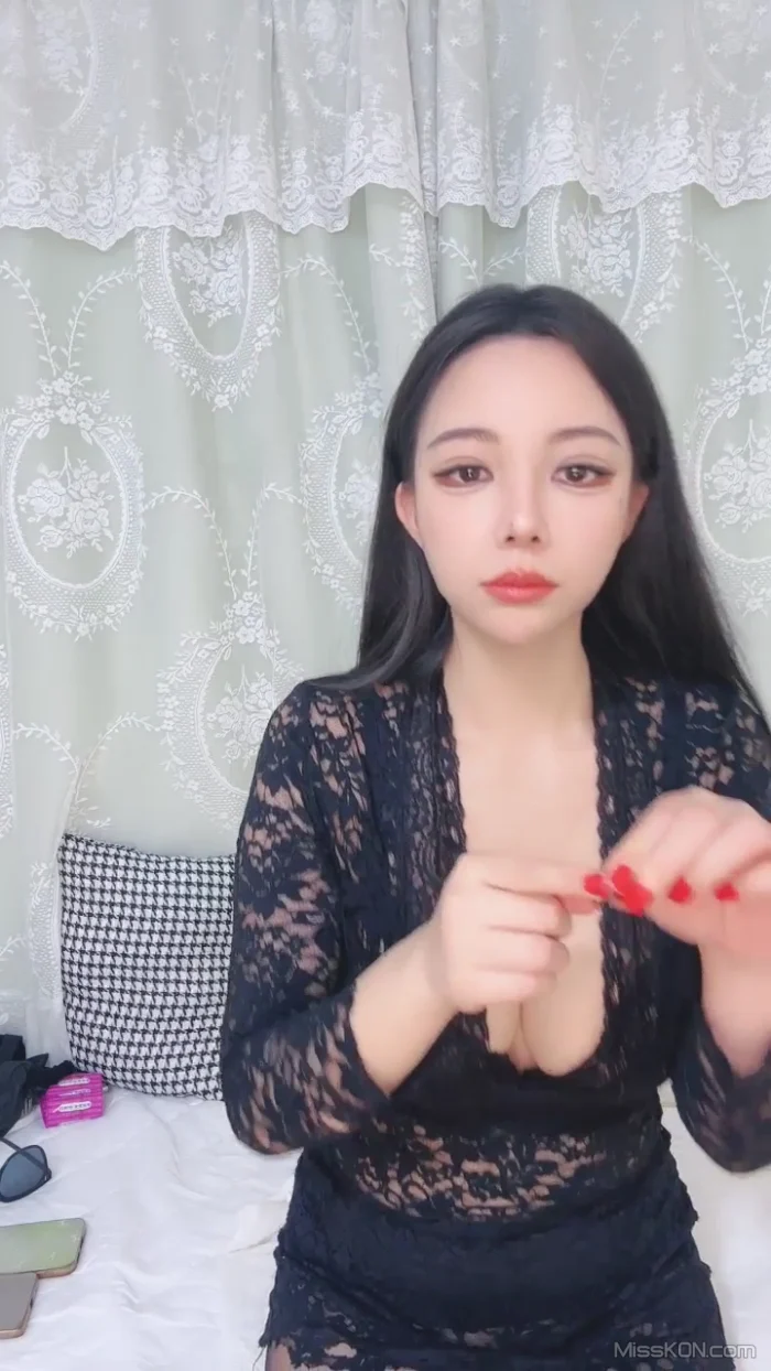 晓白： G乳御姐下海 黑丝高跟诱惑迷人