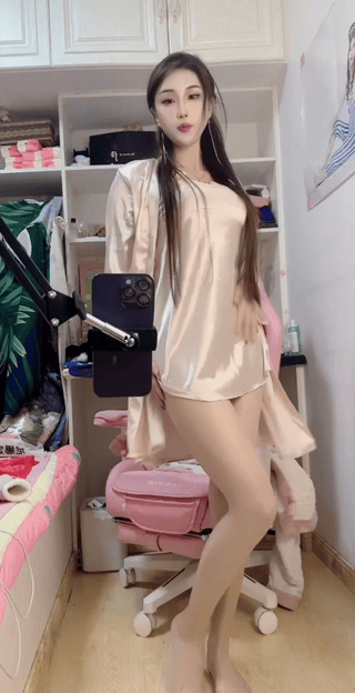 微微很迷人: 快手大奶御姐 诱人录播 44 微微很迷人: 快手大奶御姐 诱人录播