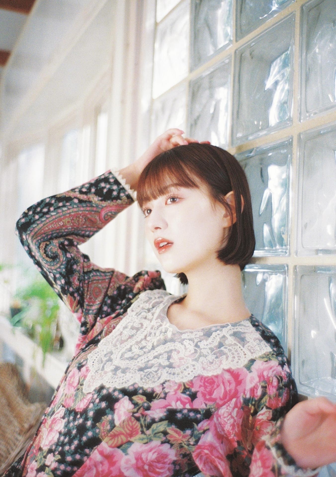 [Photobook] 鶴嶋乃愛 1stフォトエッセイ 微睡む花の様に