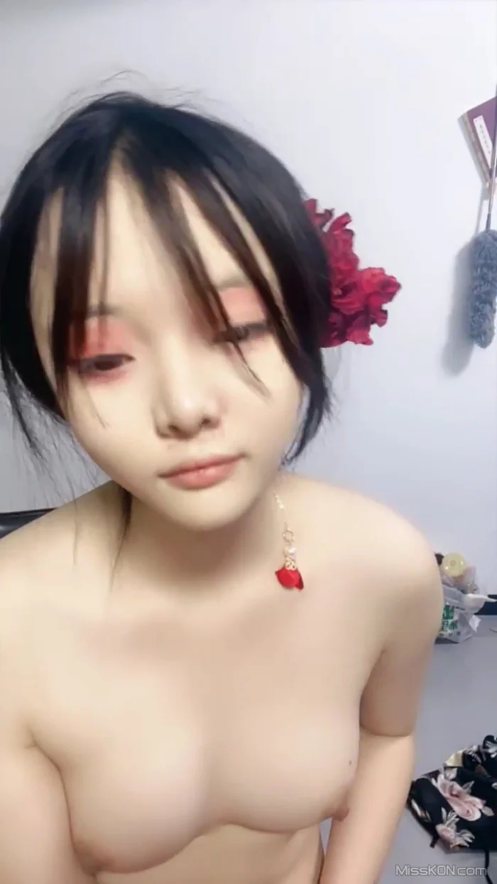 用力槽倩倩： 甜美小萝莉 热门歌曲 裸舞狂跳