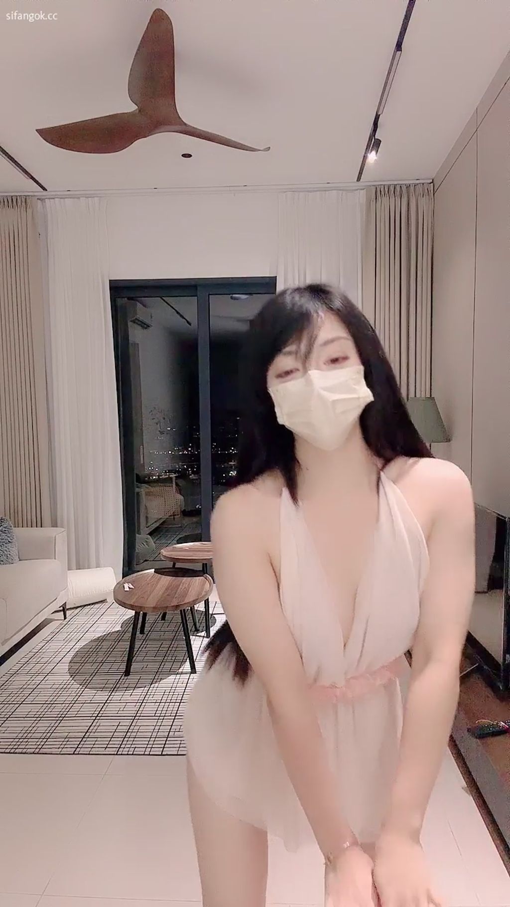 鹅美美： 绿播下海了 超级大美乳 性感热舞