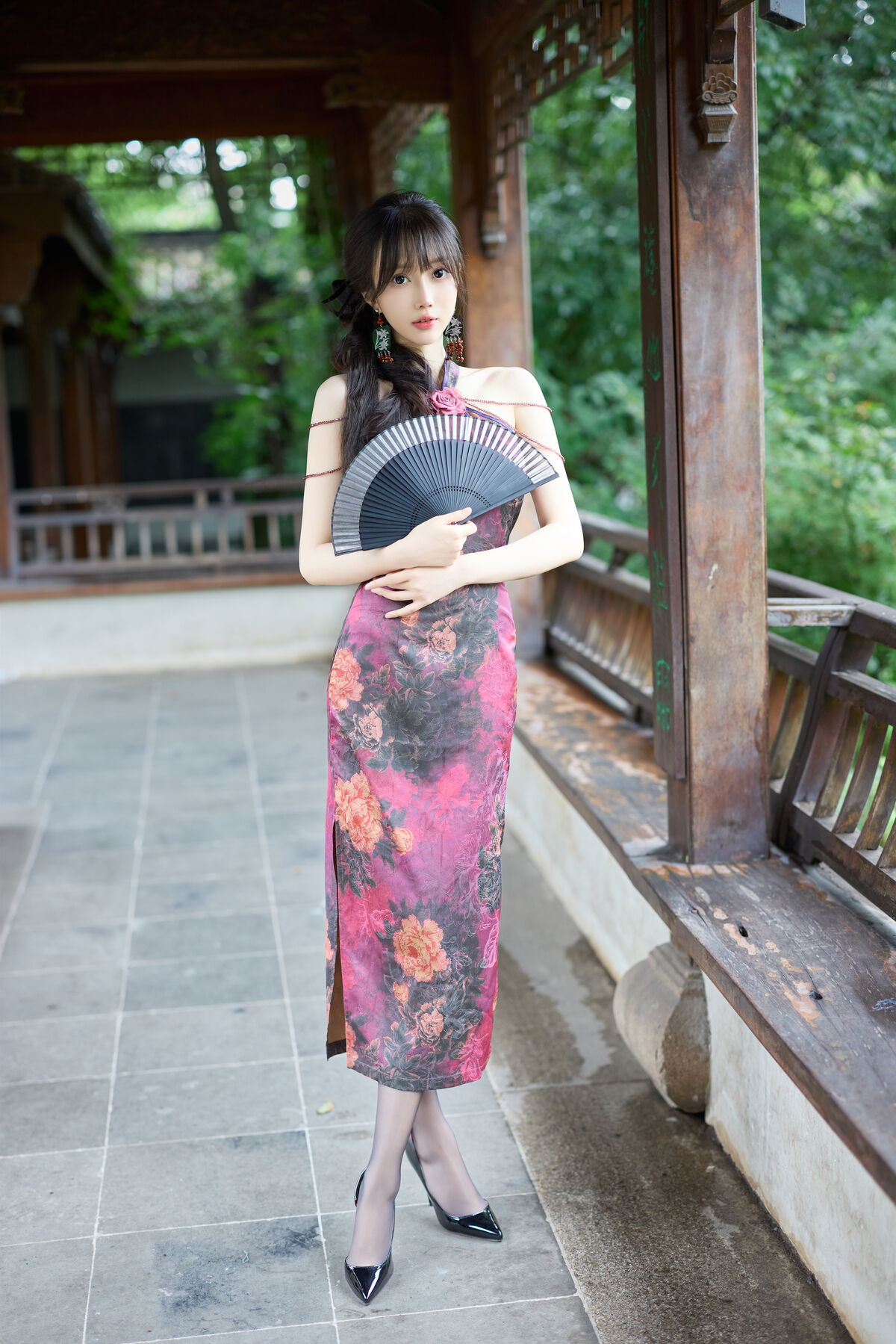 内购无水印 Yue Er Yue Er 玥儿玥er - 秀人网模特 紫色旗袍