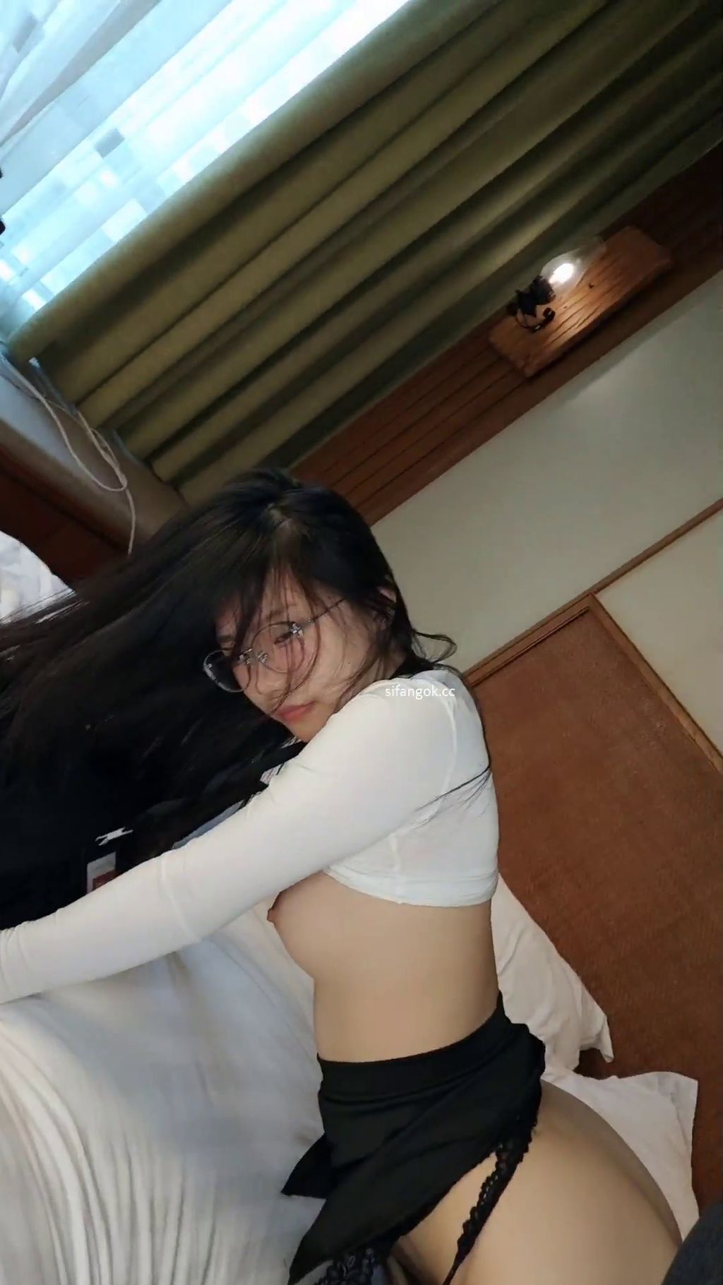 雯雯茜茜： 欲女双学妹 剧情演绎 勾引技师 外卖小哥 #04