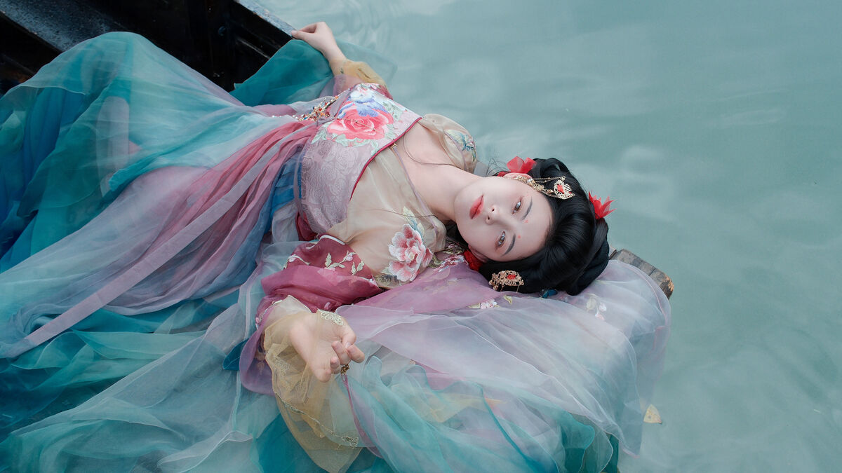 YiTuYu艺图语 Vol.10541 Yi Xin