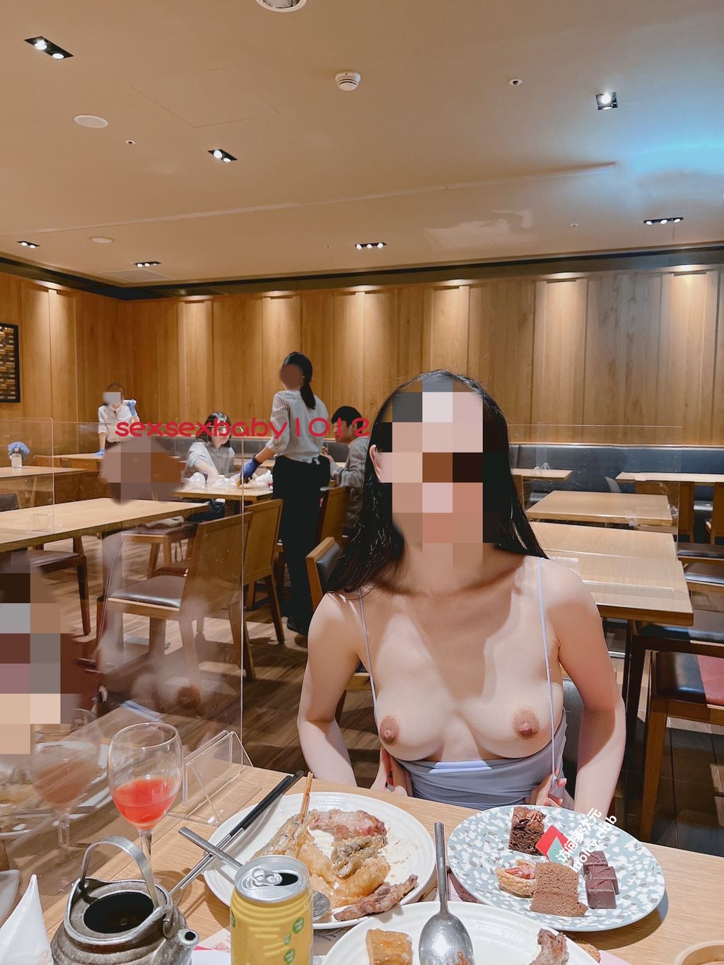 [OtherXXX] 薇安安： 极品福利姬 人前露出福利订阅