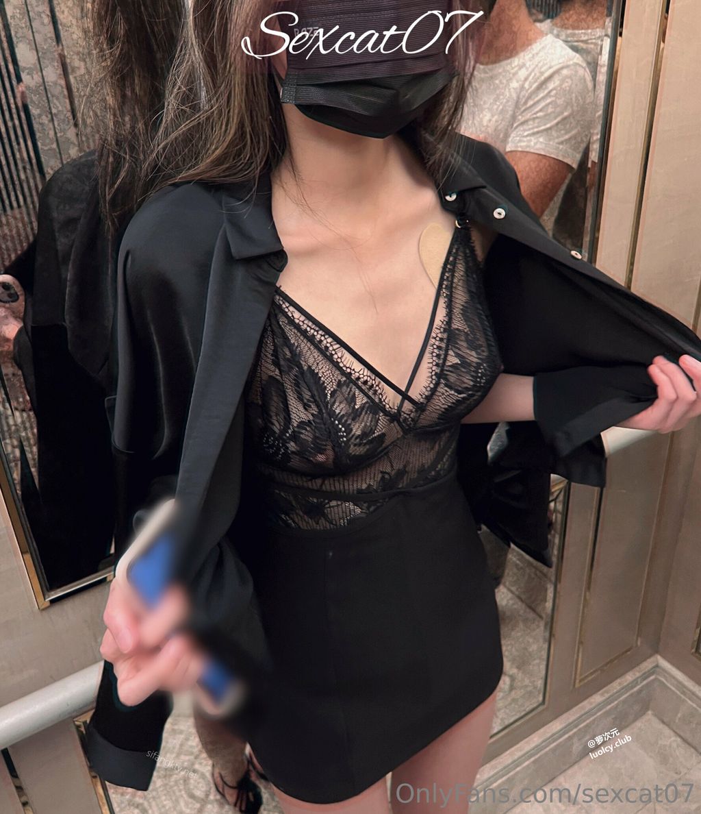 [OtherXXX] Sexcat(性感的猫)： OF究极绿帽骚妻 健身室大乱交混战