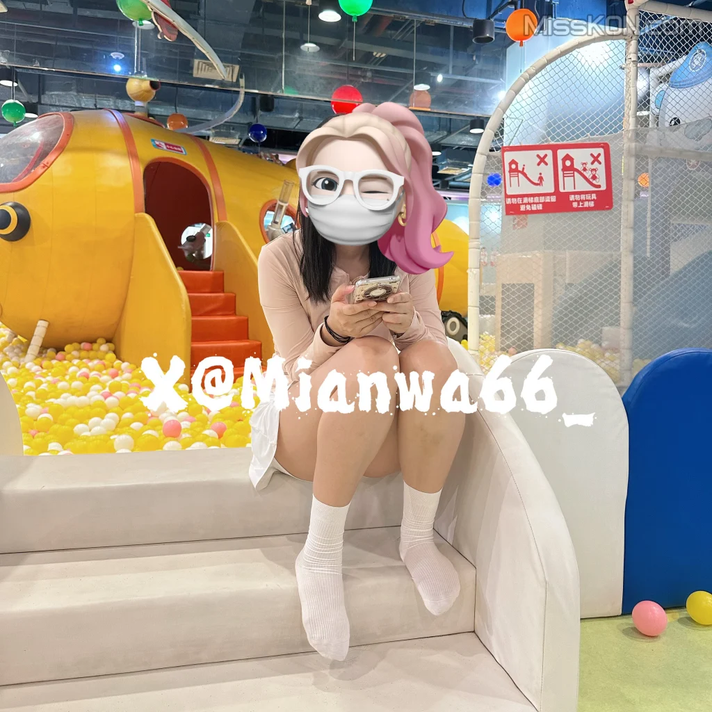 女友棉袜： X人气大神娇妻 瑜伽裤白袜