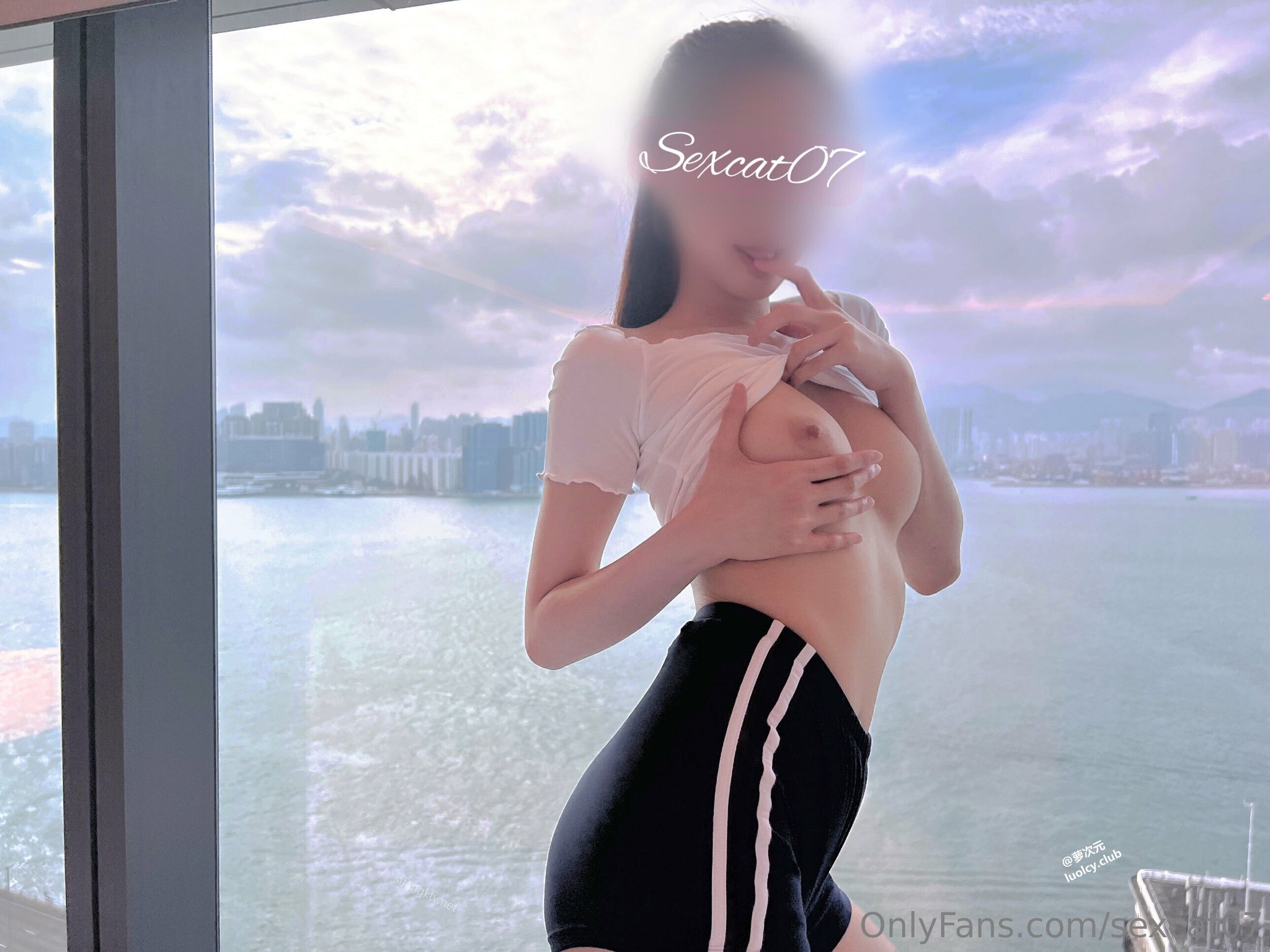 [OtherXXX] Sexcat(性感的猫)： OF究极绿帽骚妻 健身室大乱交混战