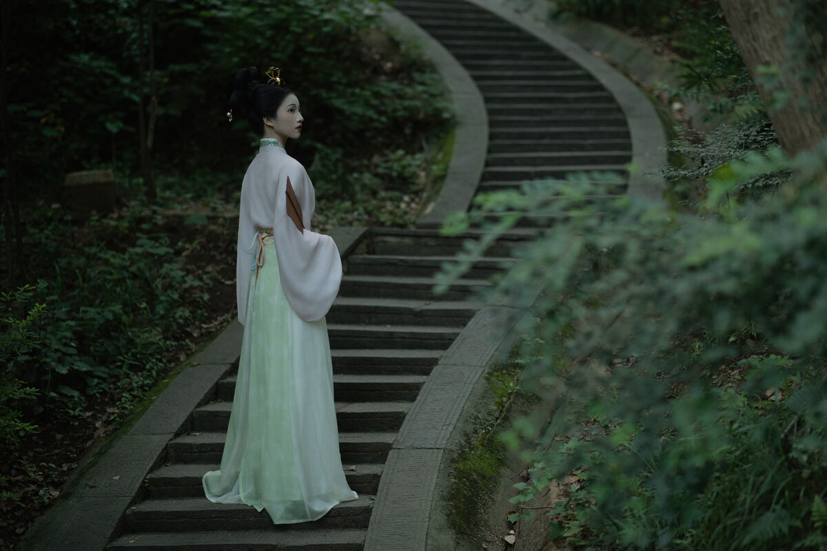 YiTuYu艺图语 Vol.10483 Qi E Rong Rong