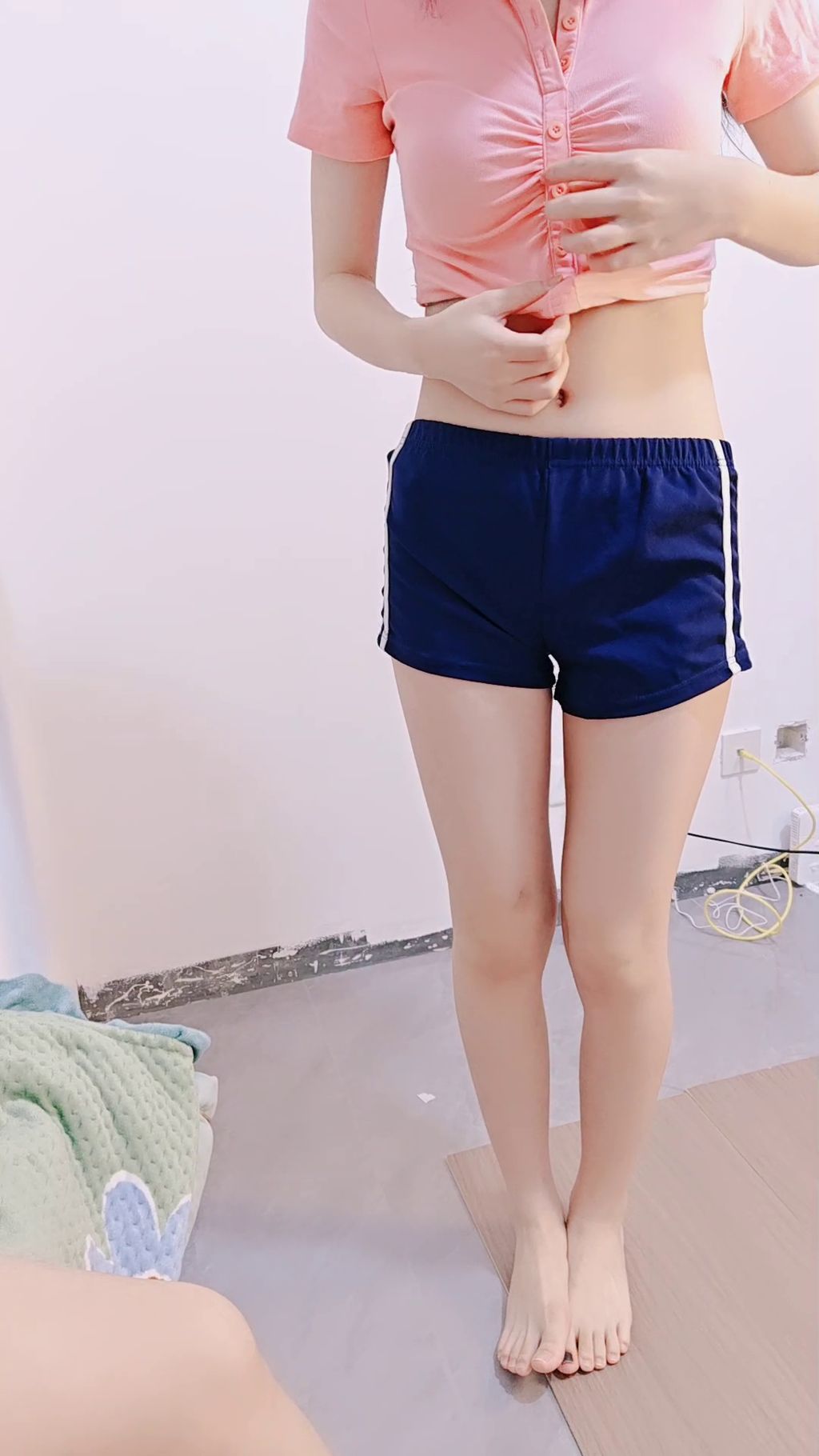 三个极品小姨子： 半糖女主播 白嫩巨乳来袭 三位天然美乳小姐姐的性福生活 #02