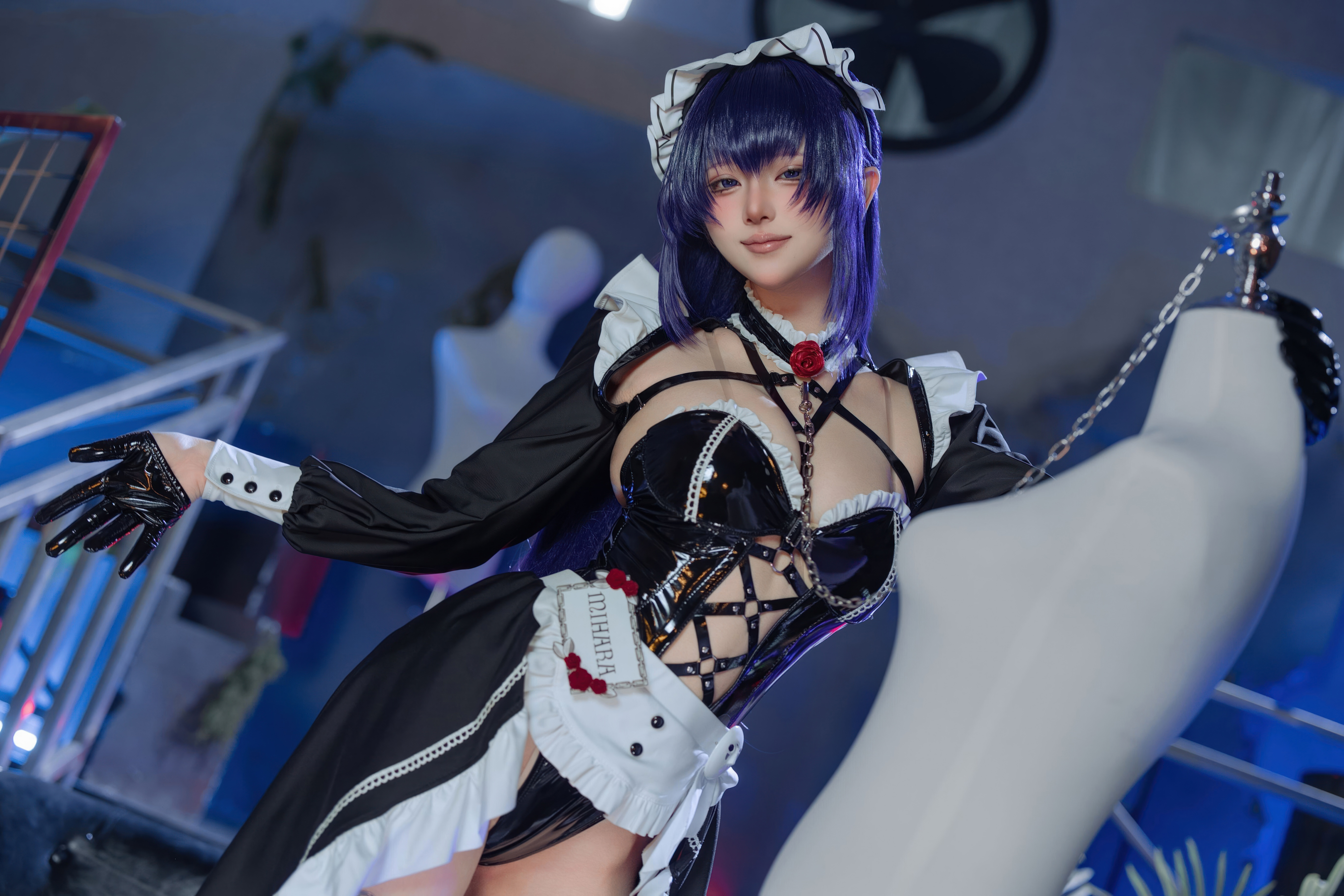 [Cosplay] 屿鱼 Nikke胜利女神 米哈拉·咖啡女仆