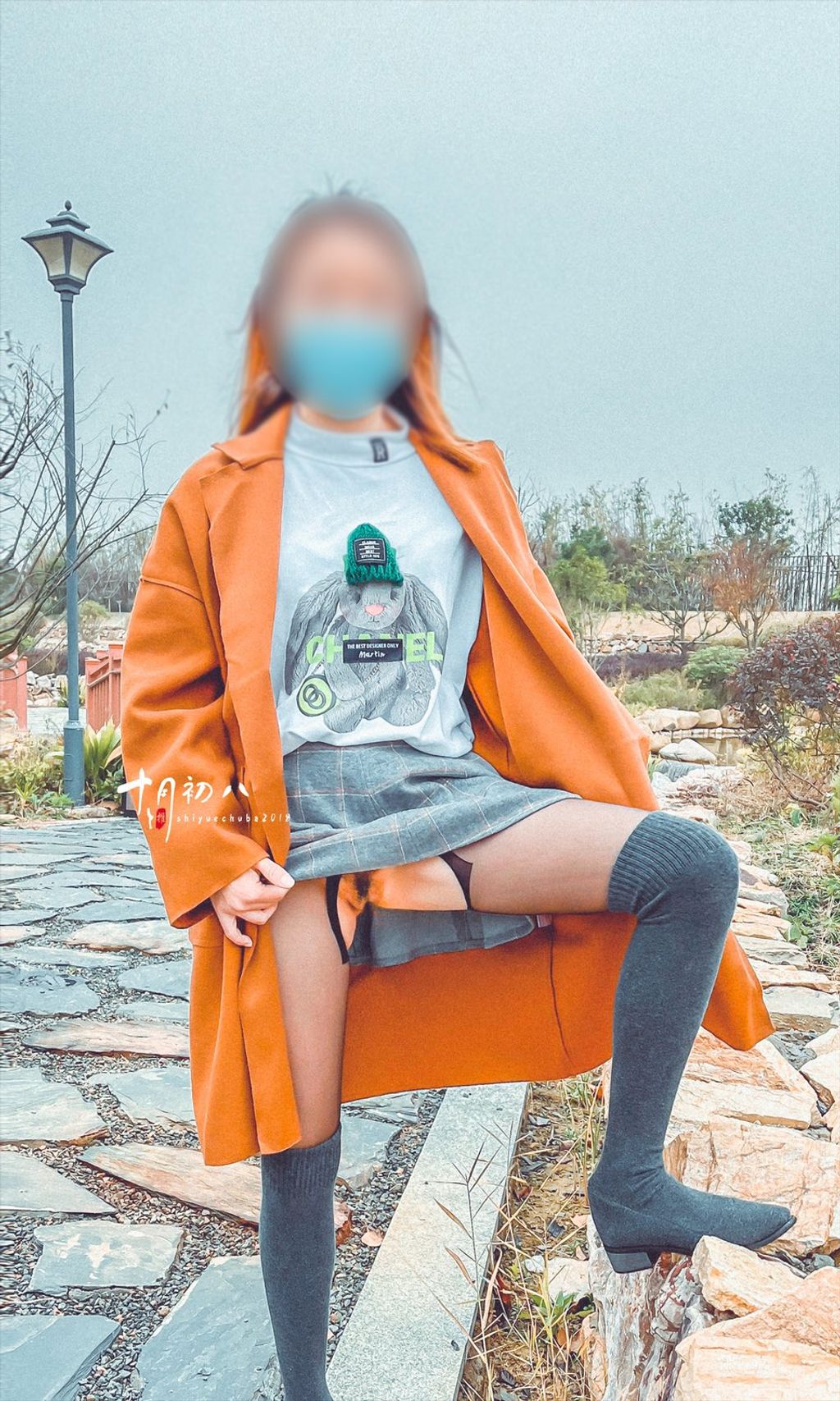 十月初八： 人前露出私拍合集