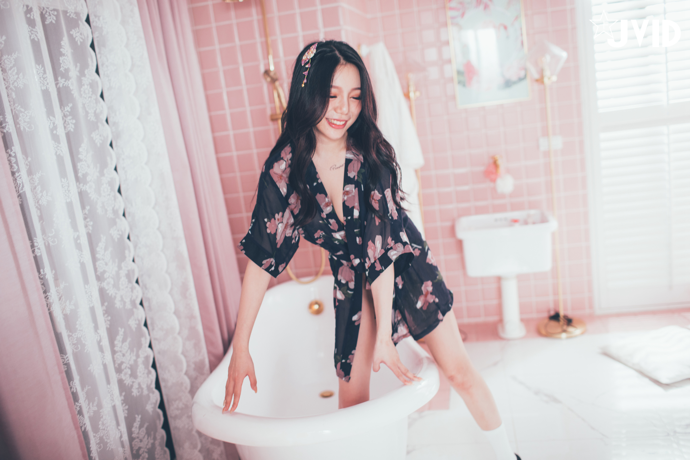 [JVID] 梵梵 – 天然美女梵梵 美麗無邪的笑容甜翻你的心